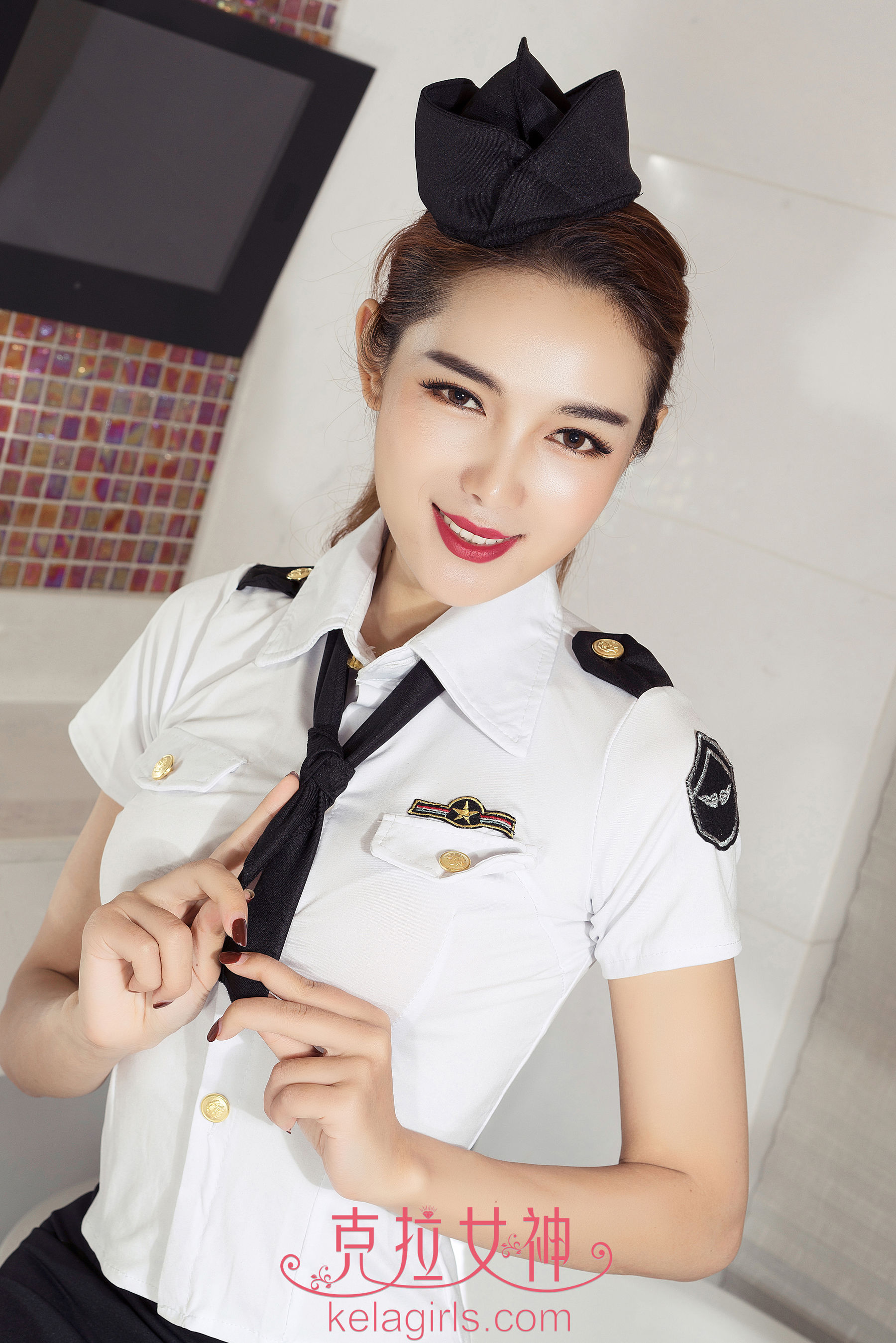 曼琼《不爱红装爱武装》 [克拉女神]_第2张