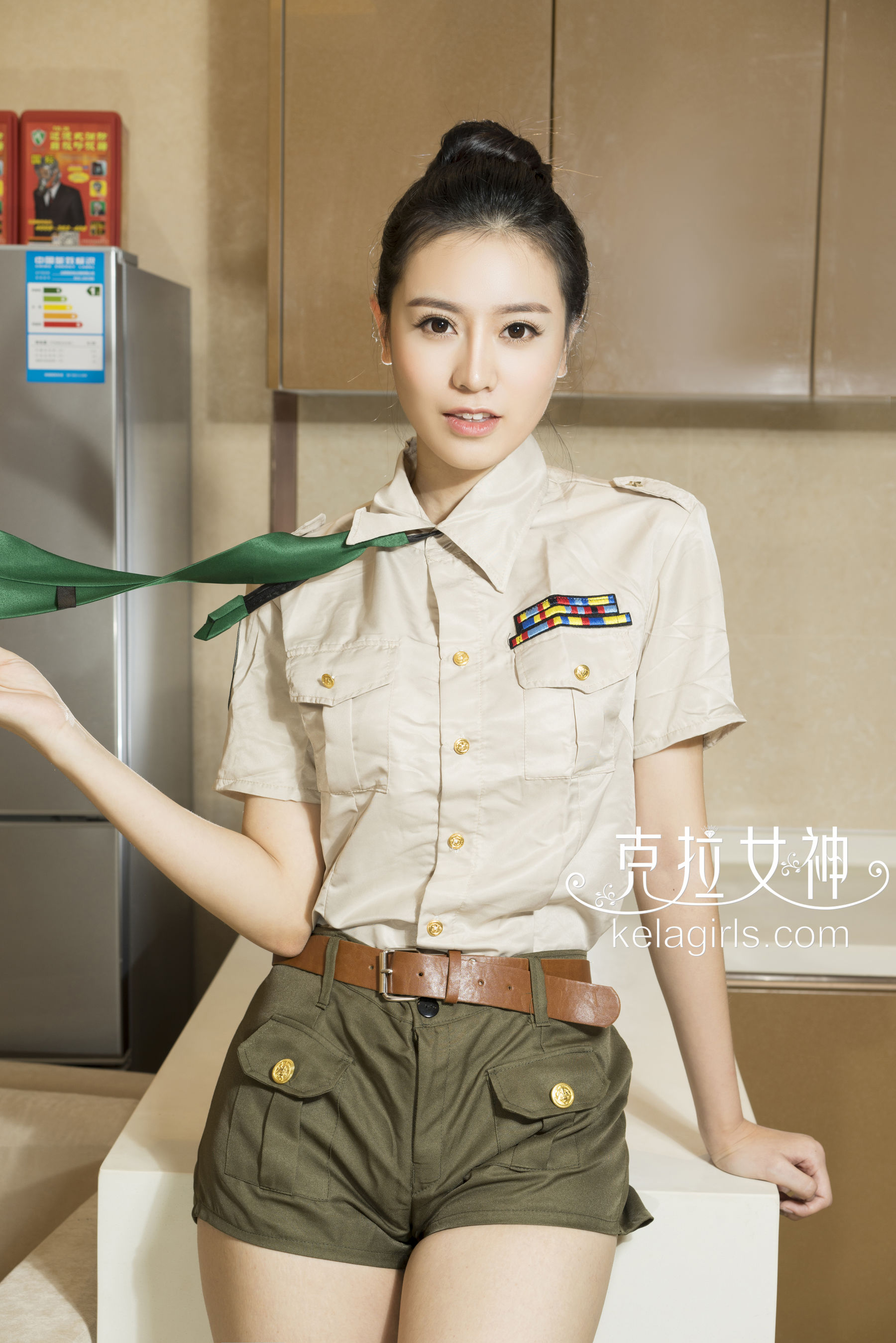 夏彤《英姿飒爽》 [克拉女神]_第1张