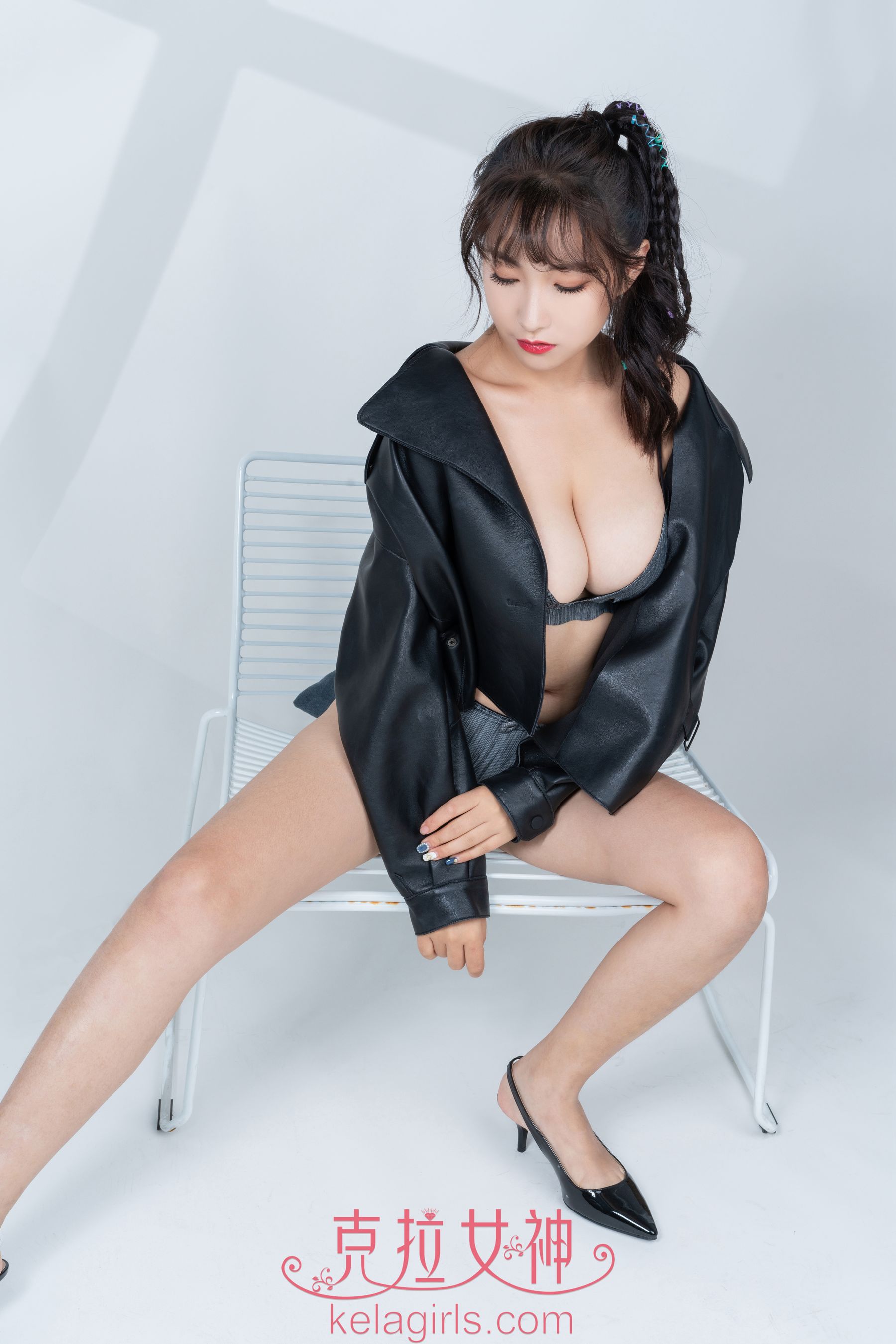 [克拉女神Kelagirls]  YOYO 观球不语_第2张