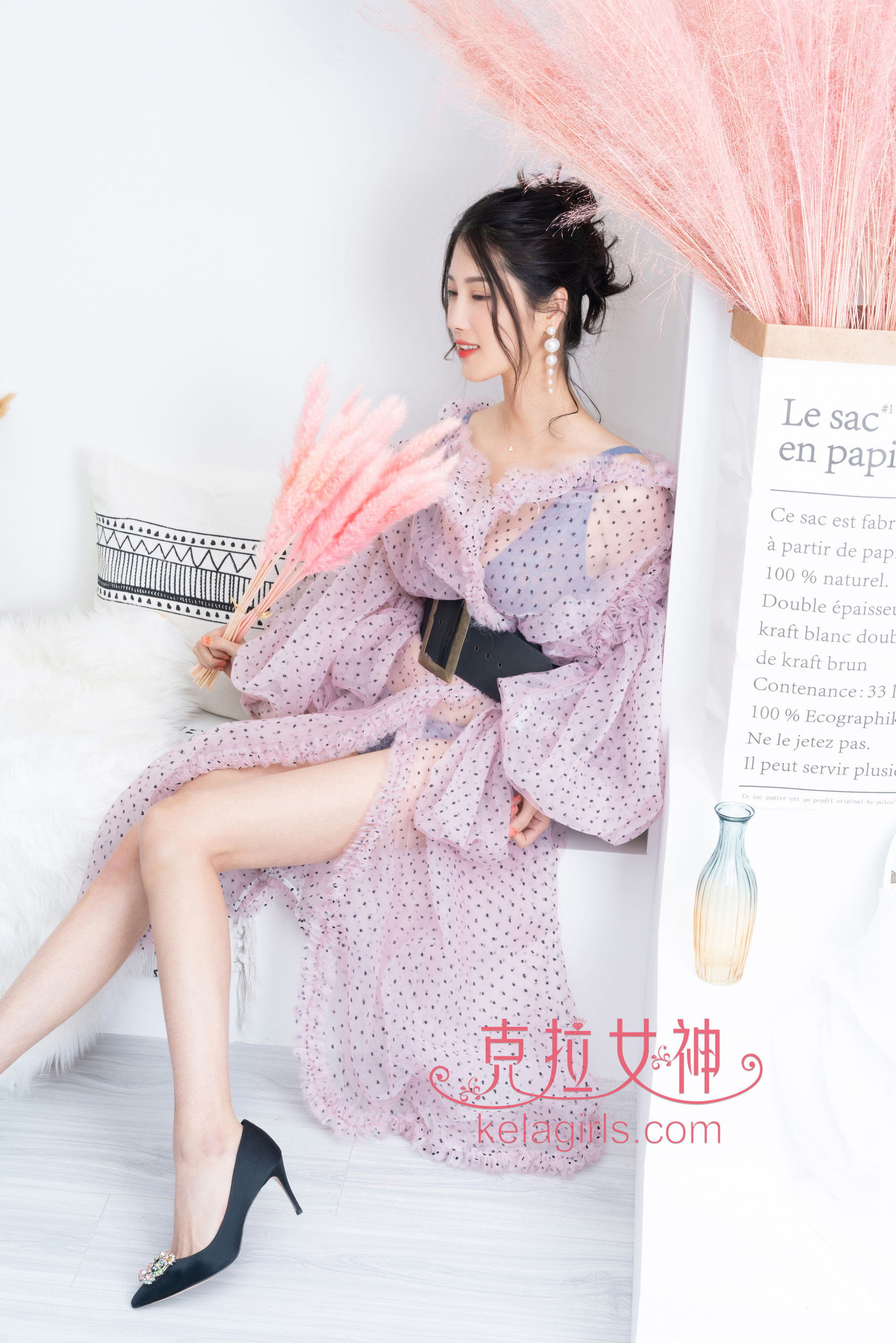 [克拉女神Kelagirls]  王睿 赤脚红尖_第2张