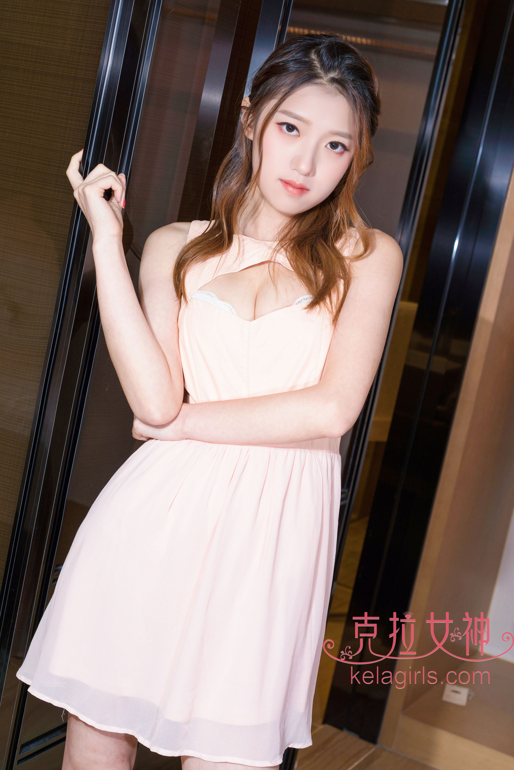 [克拉女神Kelagirls]  小芹 宽衣解带_第1张