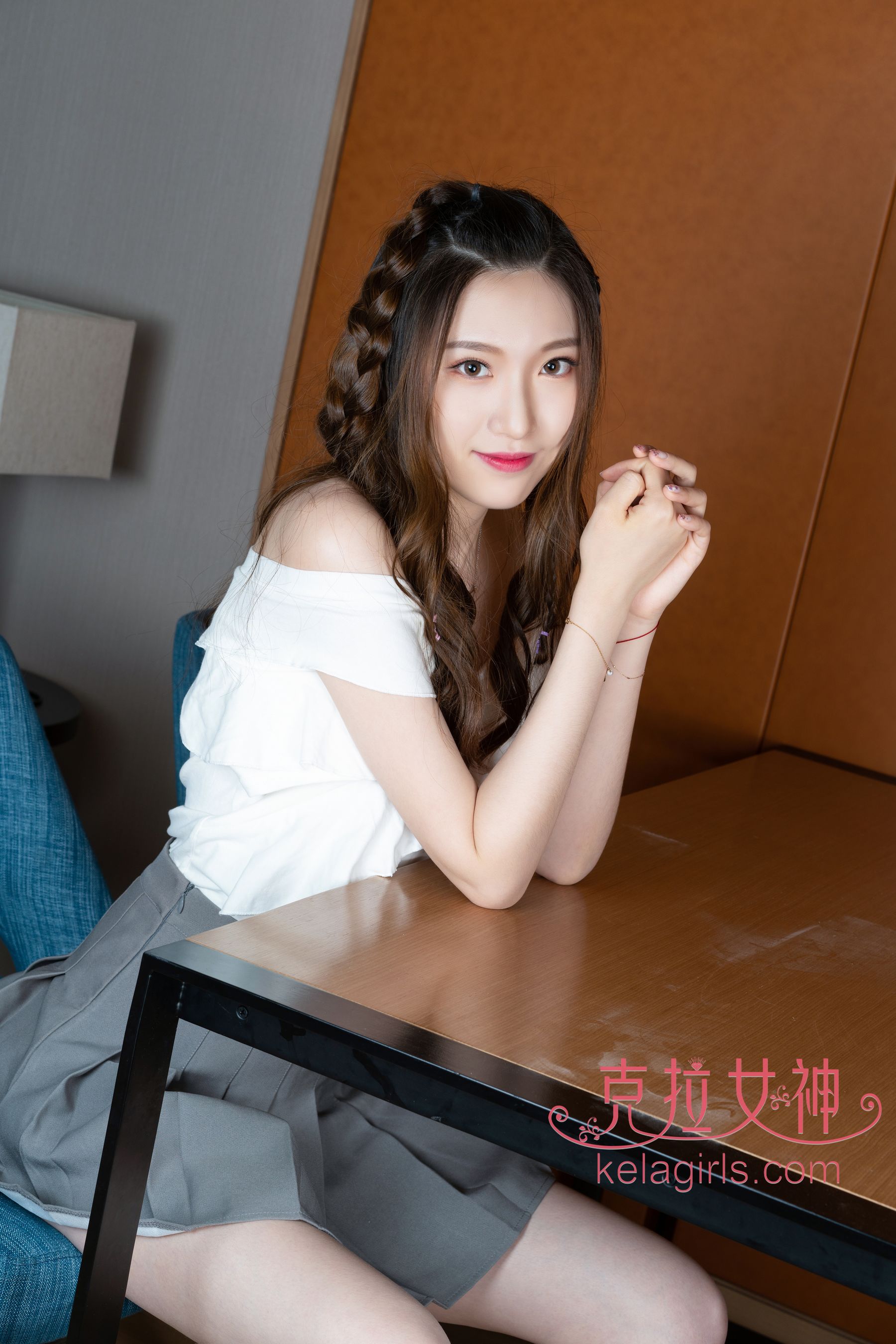 [克拉女神Kelagirls]  芊芊 玉腿横陈_第3张