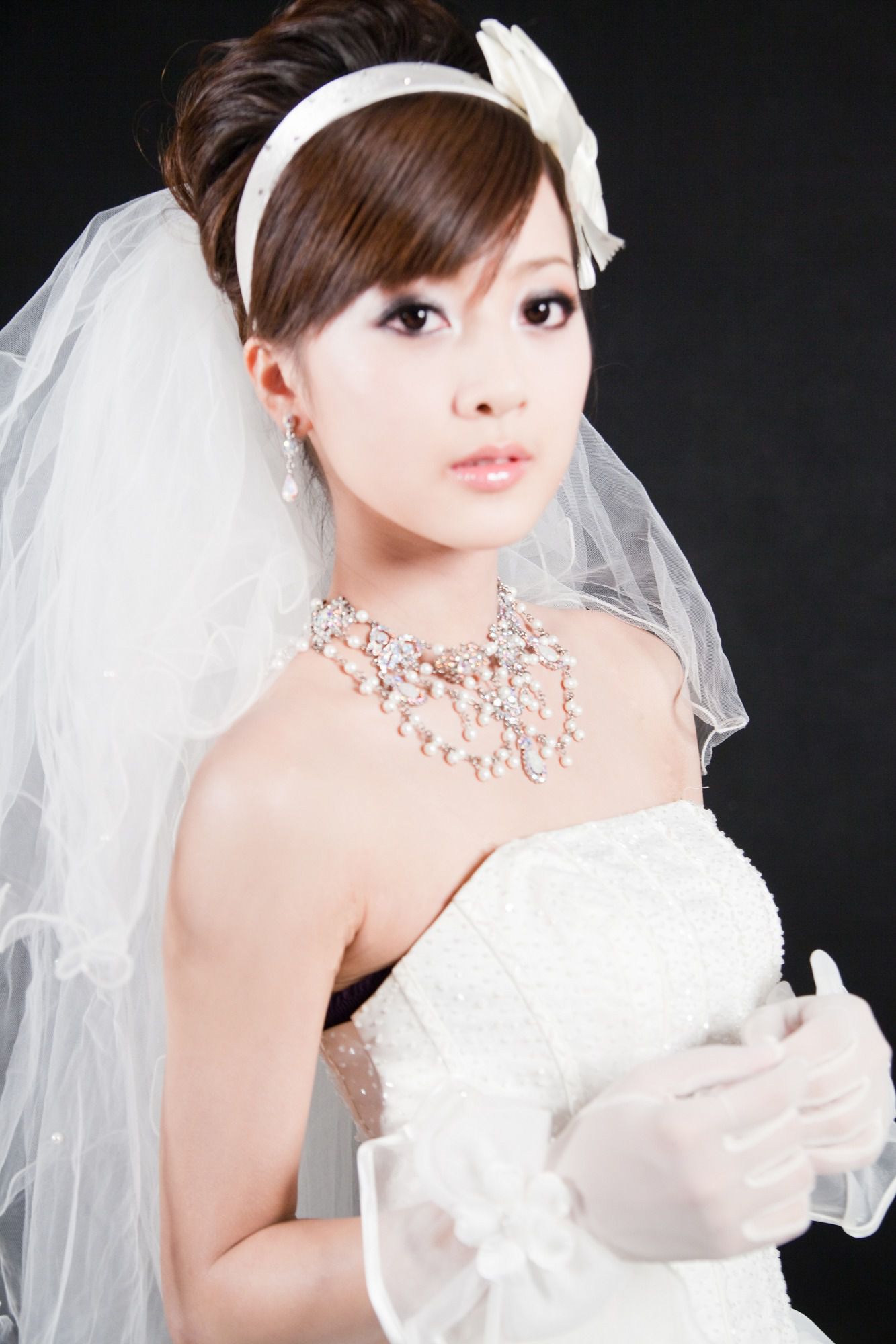 张允霏/果子MM《創意婚紗潮流風》_第2张