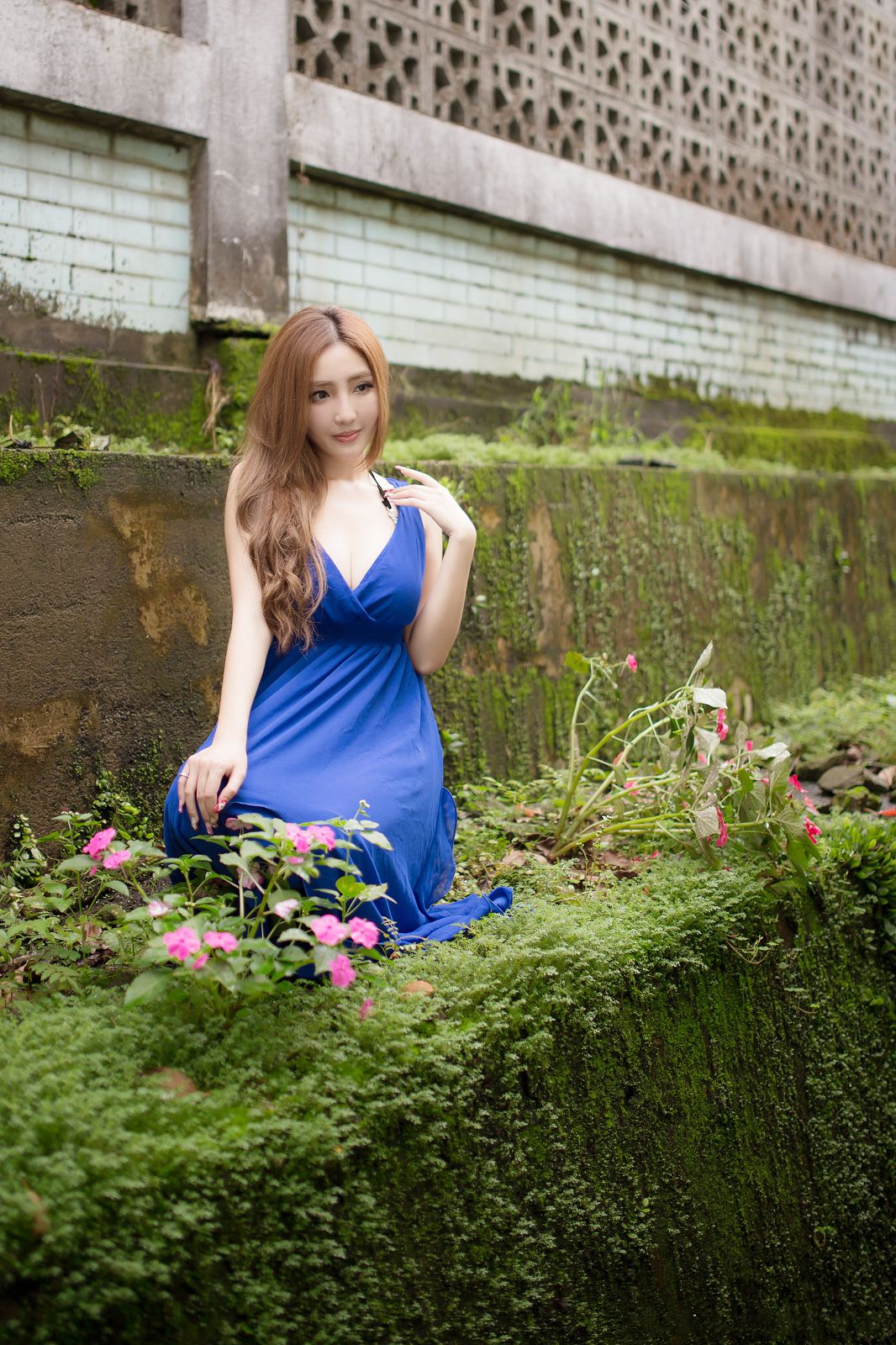 台湾赵芸Syuan《极品蓝色长裙女神》_第2张