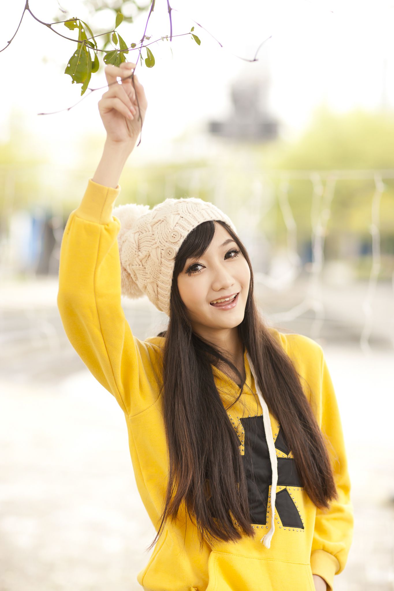 Tina李霜《黑丝街拍图片》写真合集_第2张