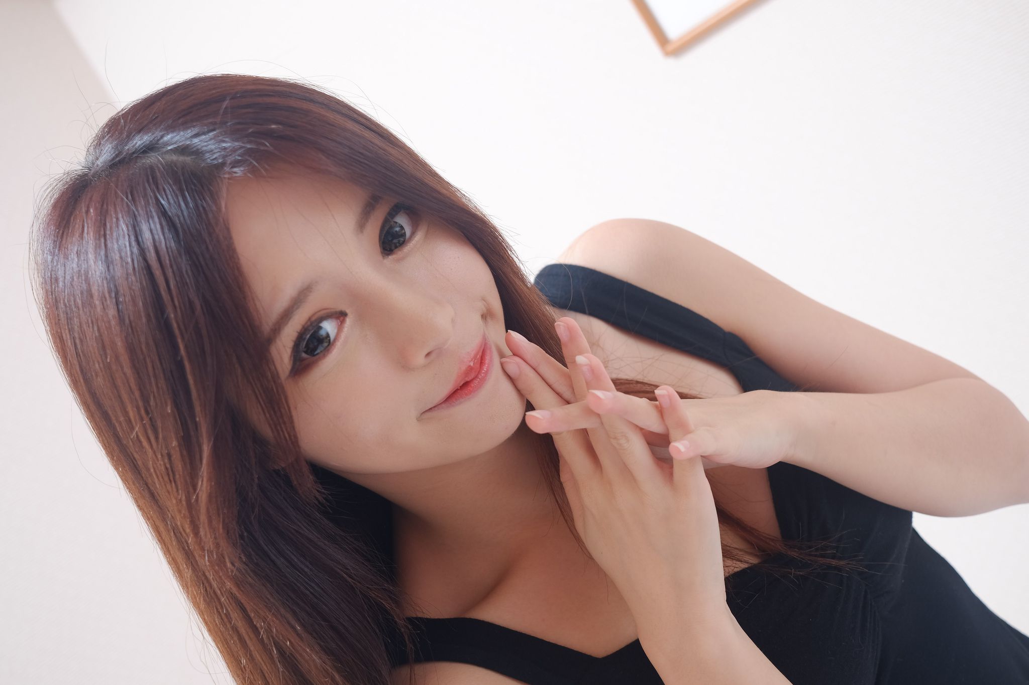 网红嫩模张齐郡JULIE《甜美吊带女神》_第1张