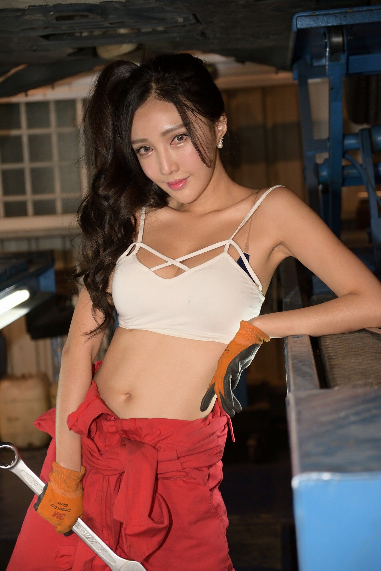 [台湾正妹] 赵芸Syuan《美颜的汽车修理工》_第5张