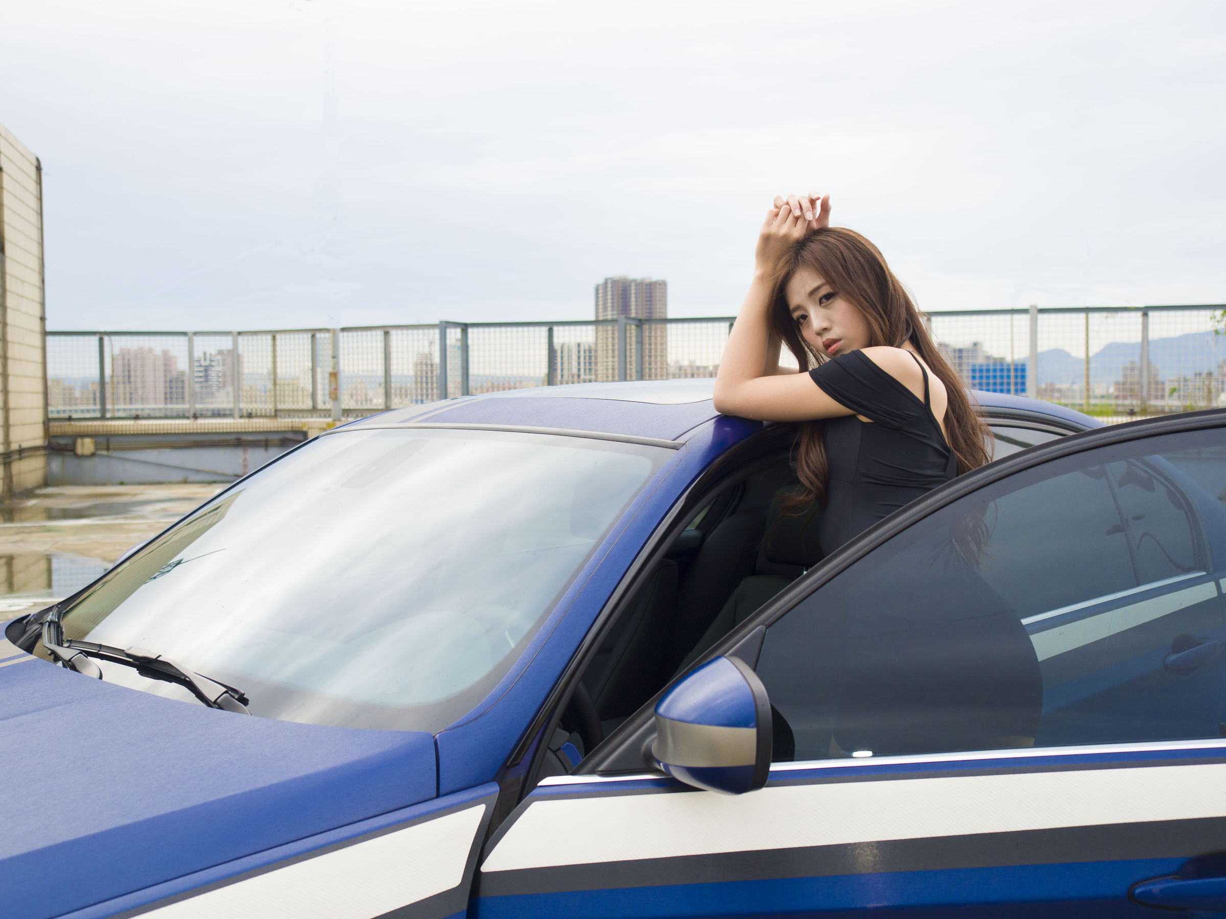 [台湾网红美女] Anna chen 洛陽停車場_第1张