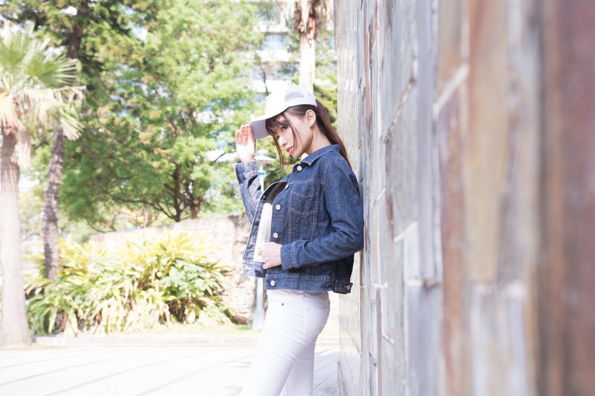 [台湾网红美女] 蔡译心《信義區周邊》 牛仔+紧身裤_第2张