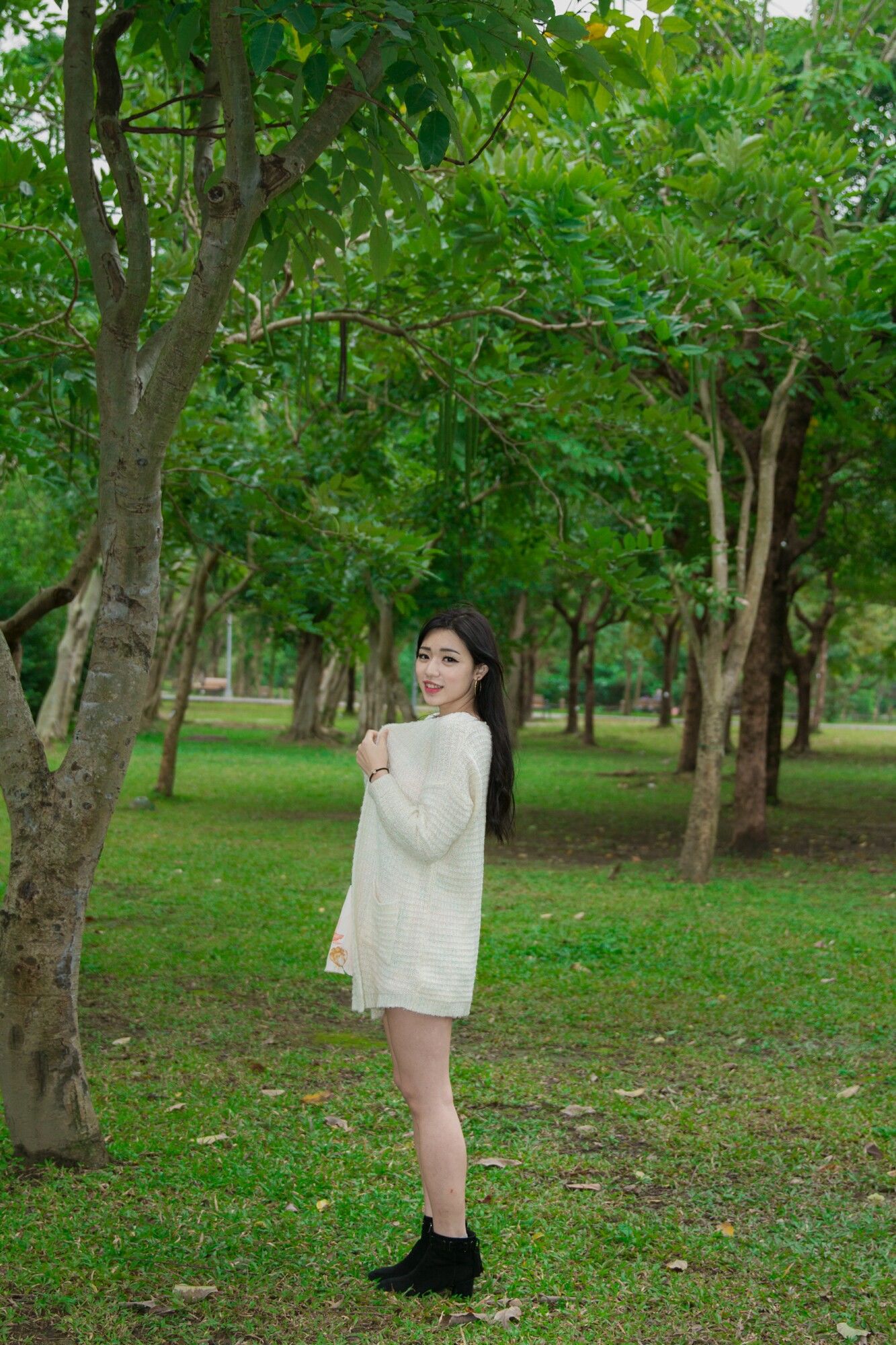 [台湾网红美女] 谢立琪 大安森林公園_第4张