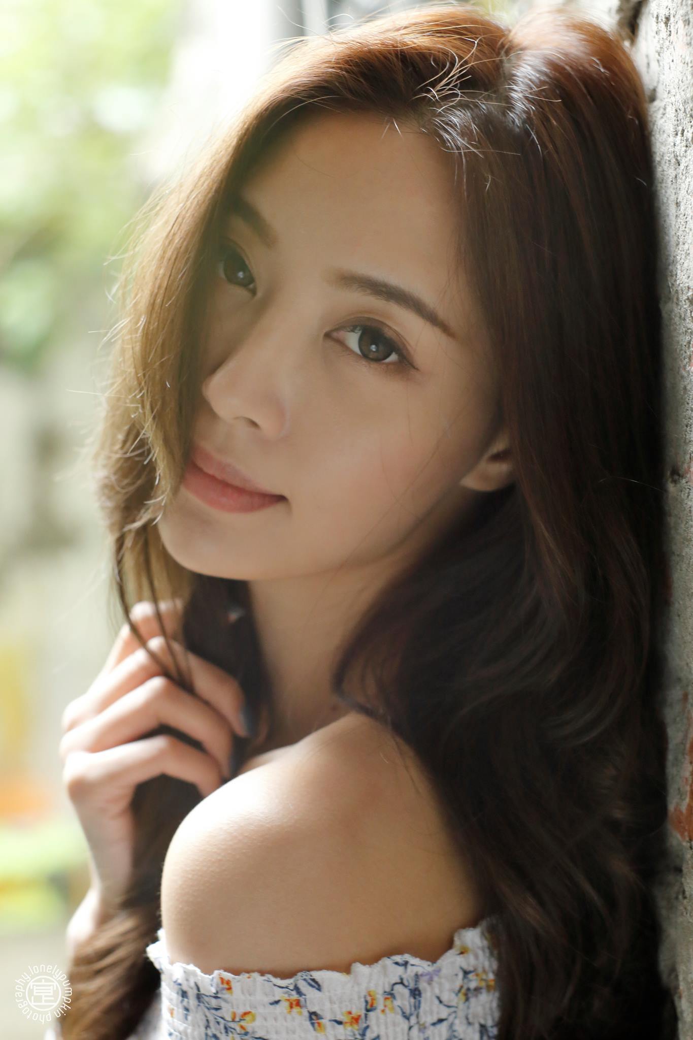 [台湾网红美女] Emma江雨恩《西藏路+南機場公寓》_第1张