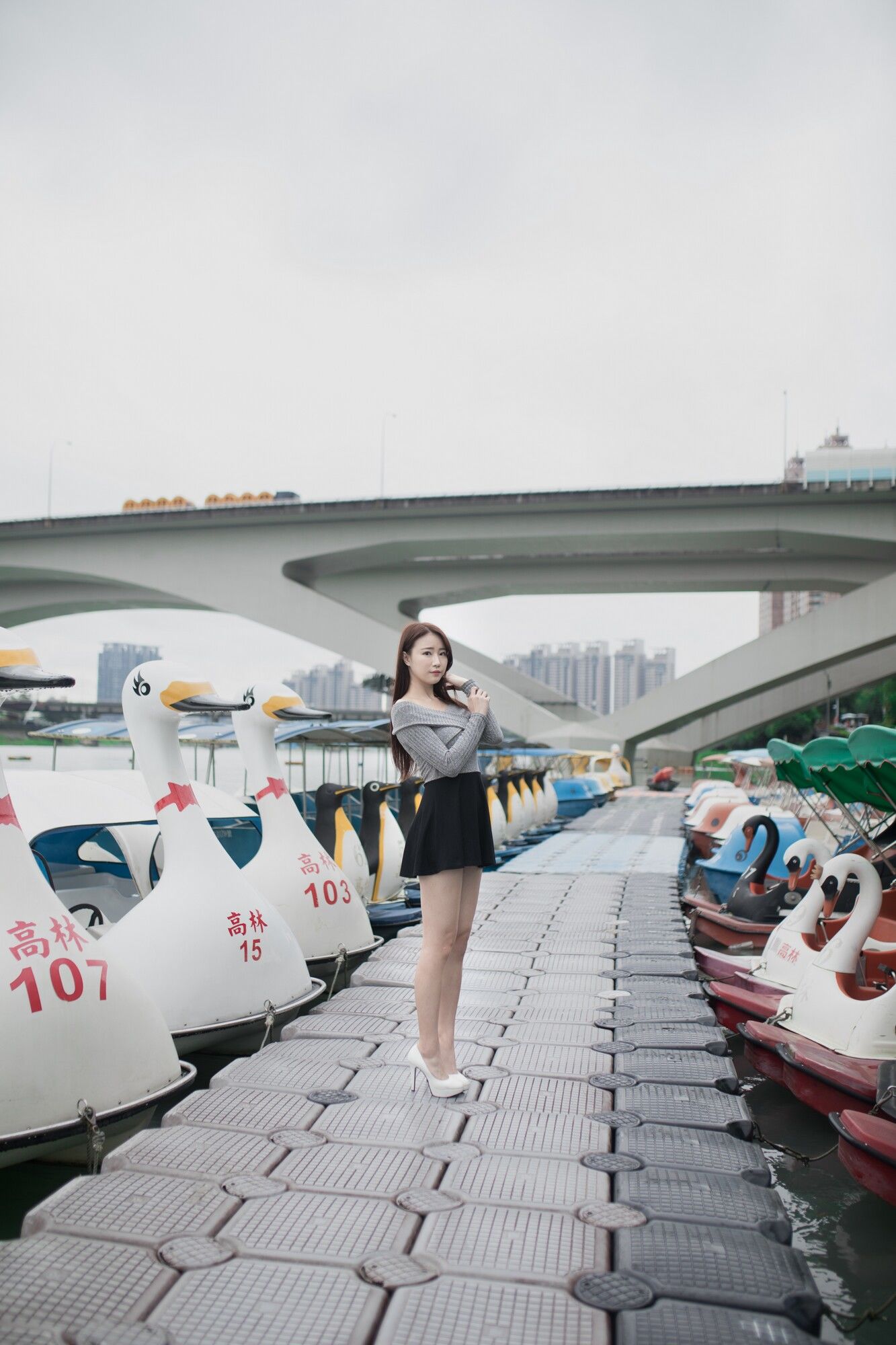 [台湾网红美女] Lia杨思原《新店碧潭》_第5张