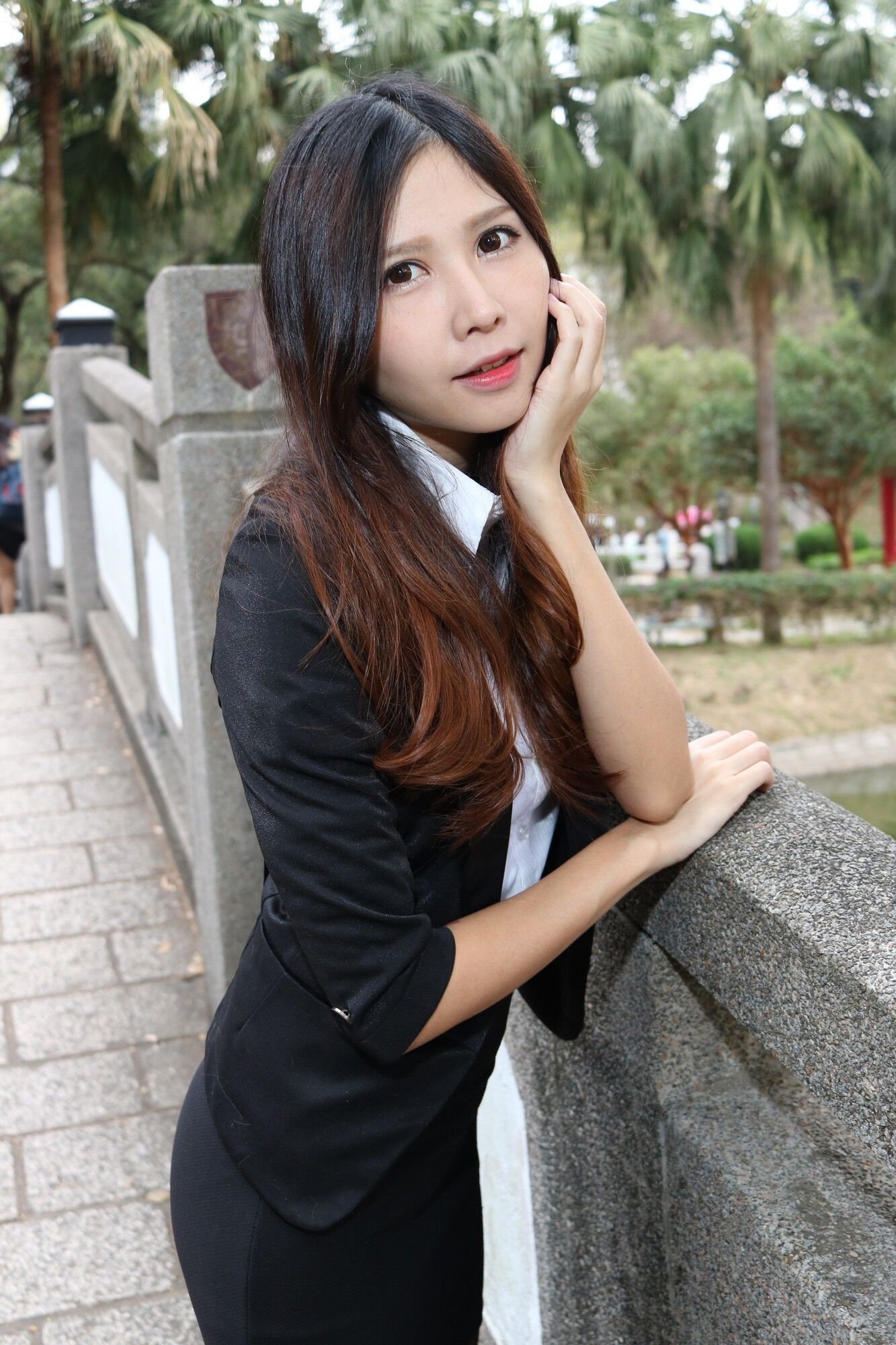 [台湾嫩模] Zooey《中文大學OL黑絲美腿》_第3张