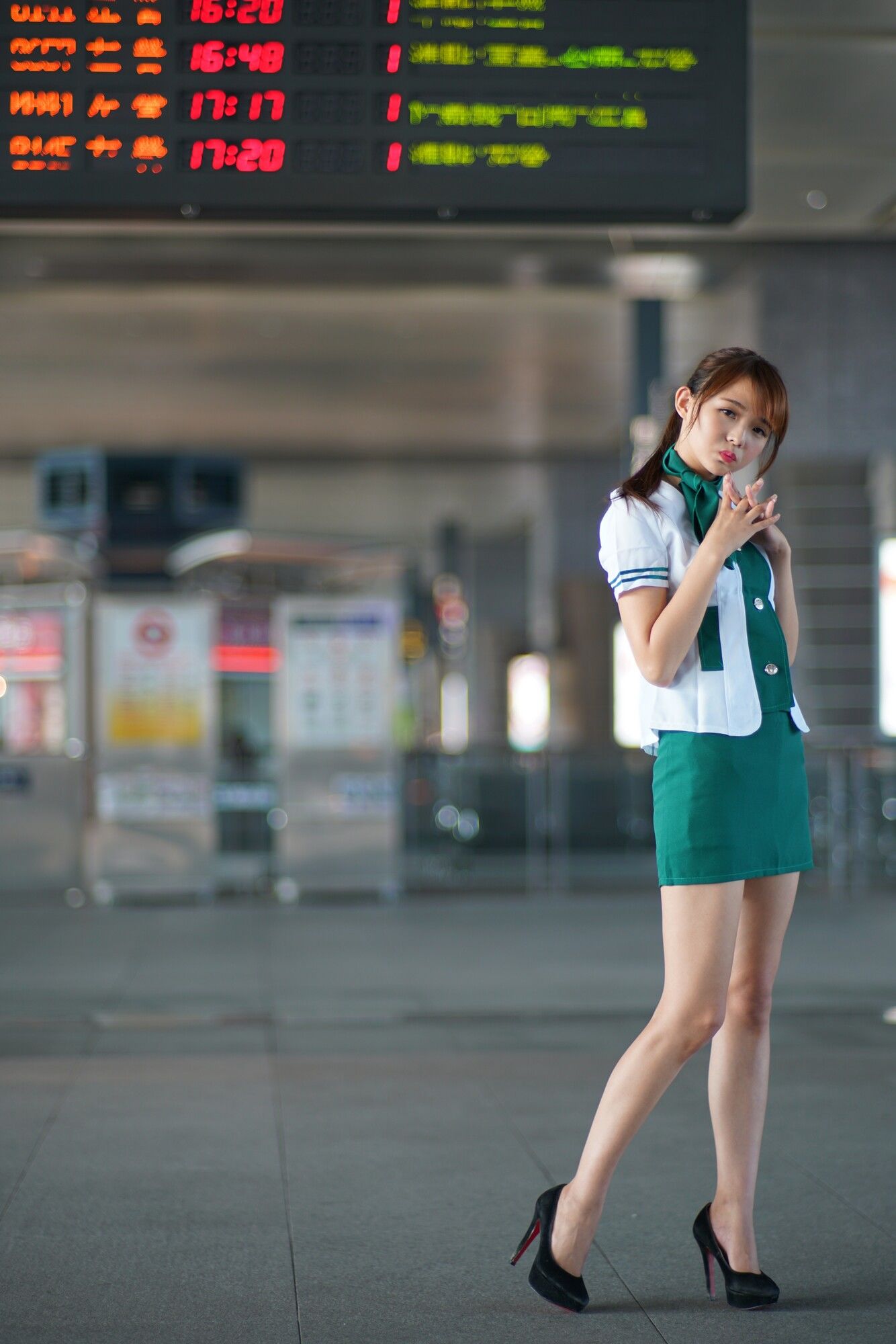 [台湾女神] 苏郁媛《烏日高鐵～空姐制服》_第5张