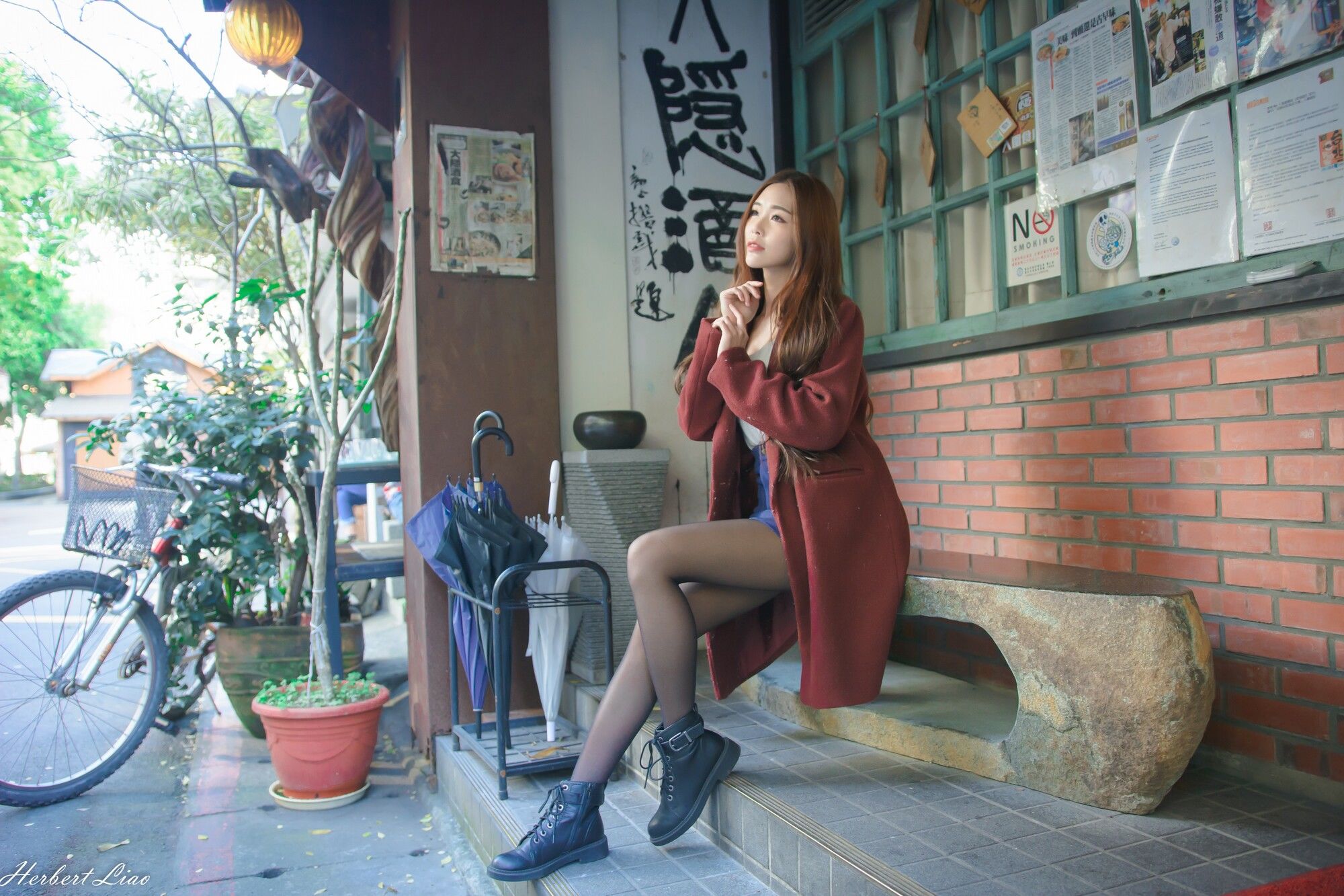 [台湾正妹] 黄上晏《古亭站周邊~风衣正妹》_第2张