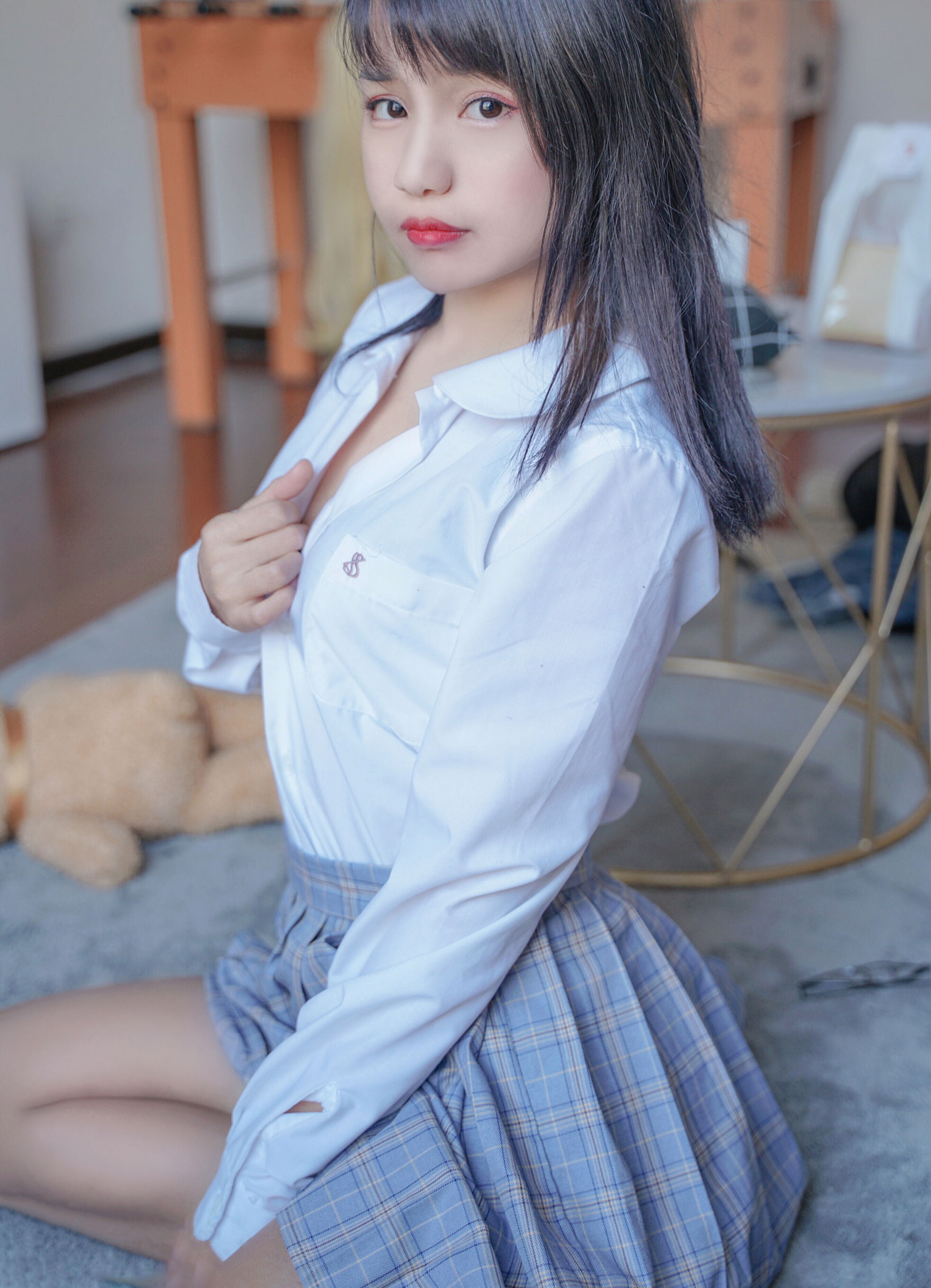 [喵糖映画] VOL.047 你的负卿 裸腿制服裙_第1张