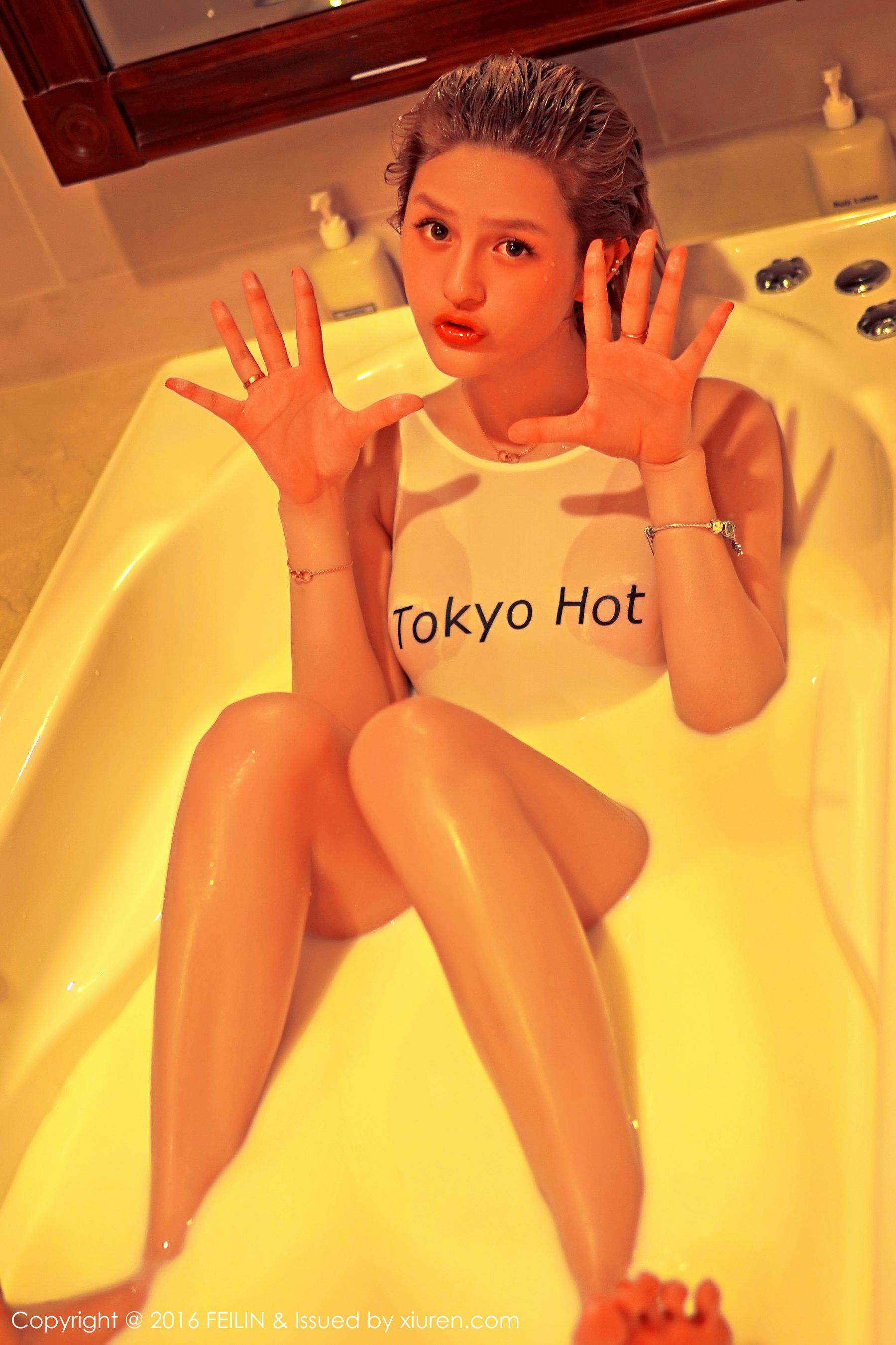 史雯Swan《Tokyo Hot湿身+蕾丝内衣》 [嗲囡囡FEILIN] Vol.037_第1张