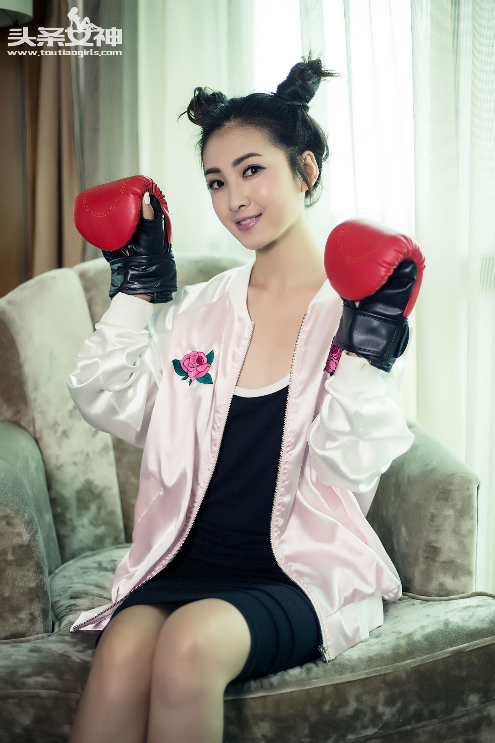 张爽《定义为16岁的少女难道只有萌吗》 [头条女神]_第1张