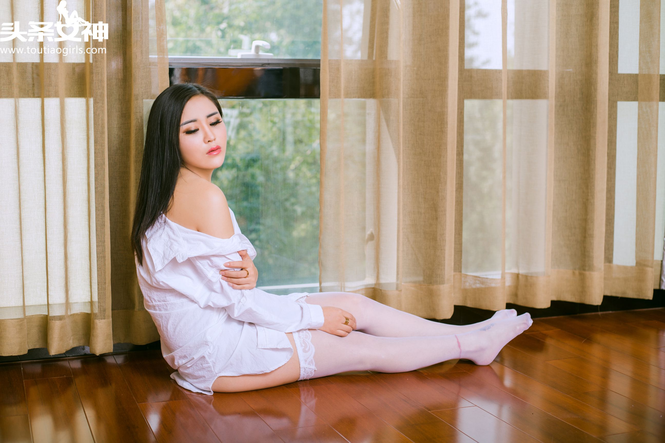 灵儿《闺房白衬衫》 [头条女神]_第5张