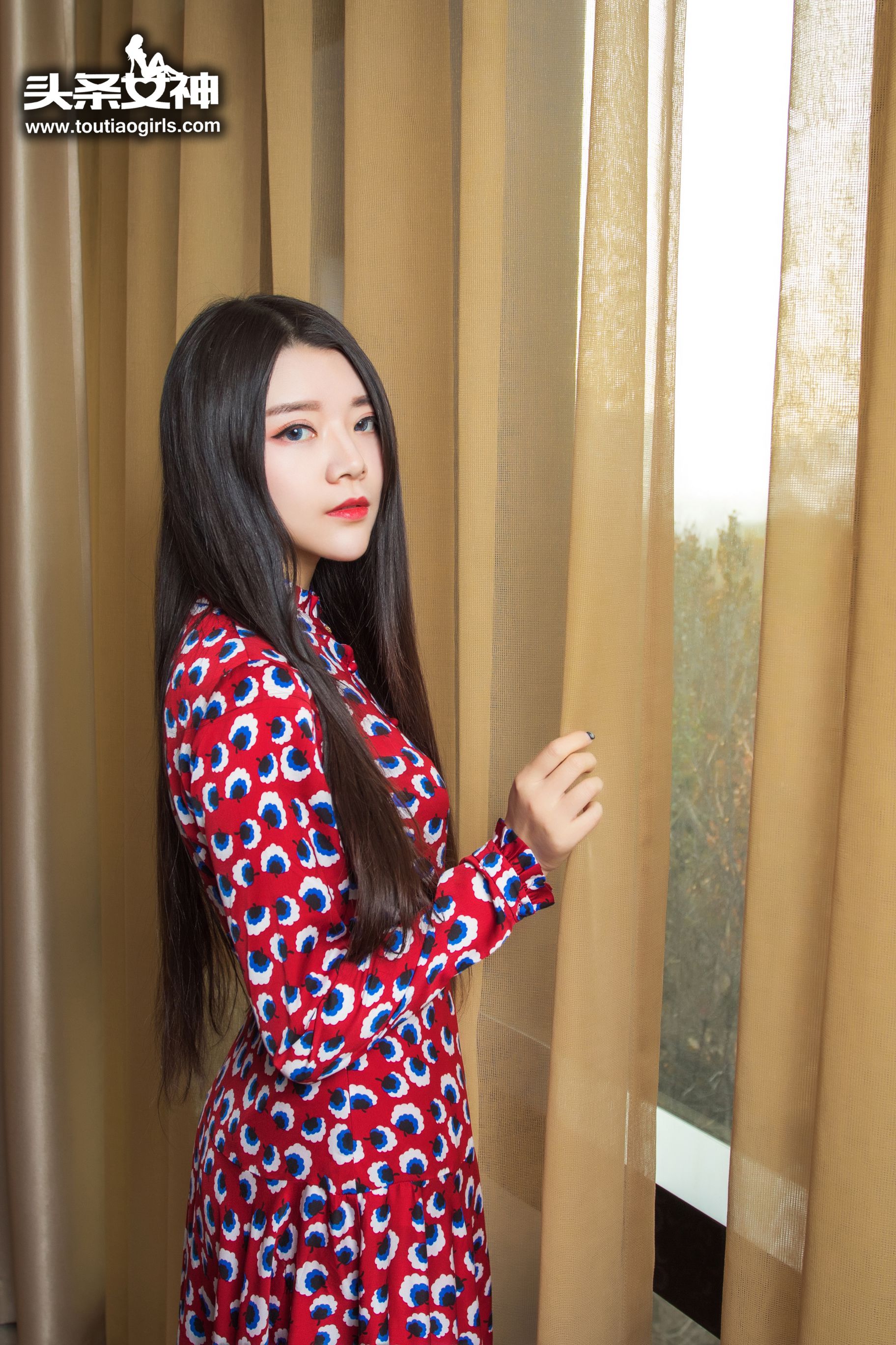 林蕾《敏感仙子 连体黑丝》 [头条女神]_第5张