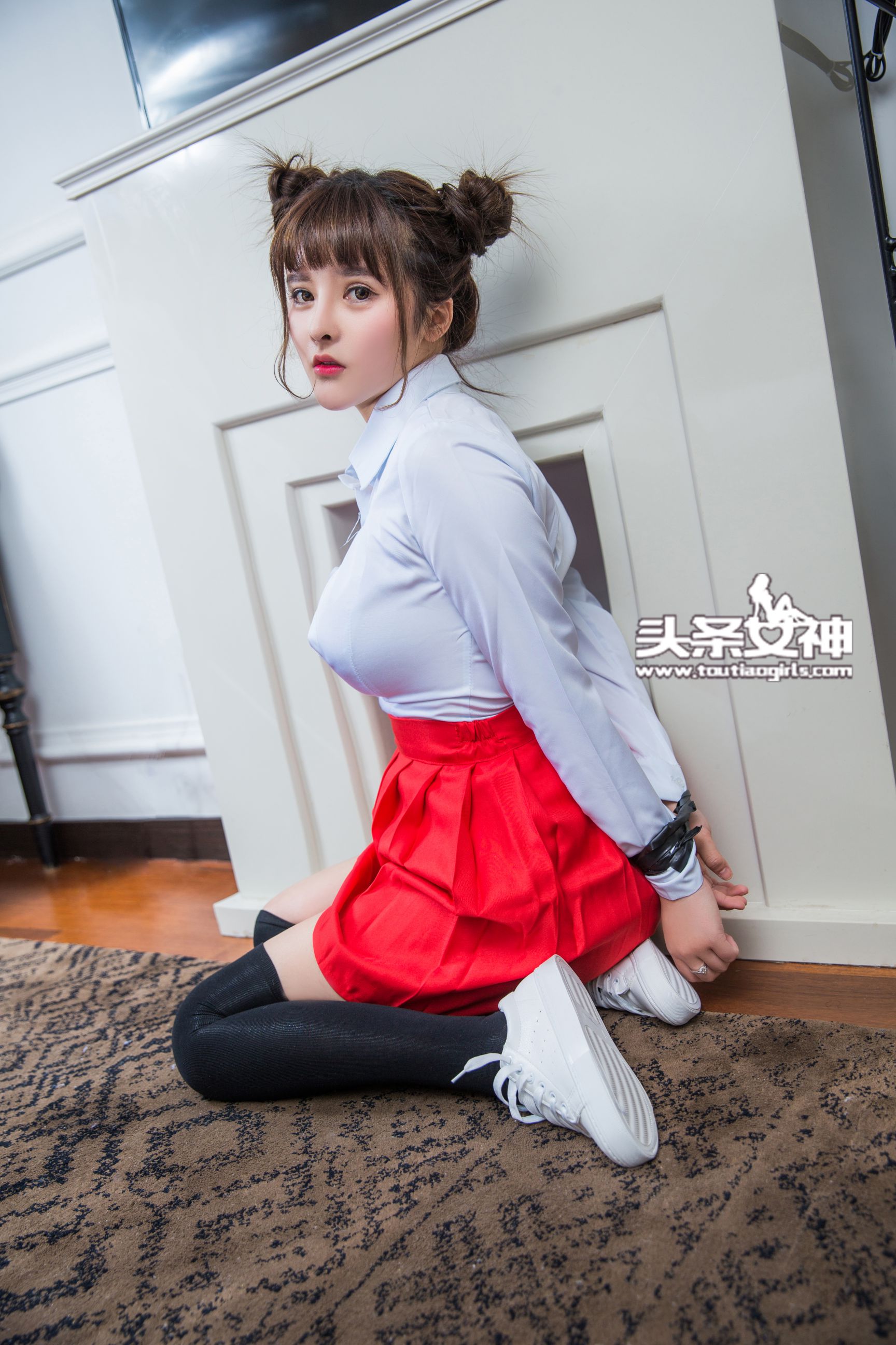 杨漫妮《丰乳肥臀小女生捆缚篇》 [头条女神] VIP专享_第2张