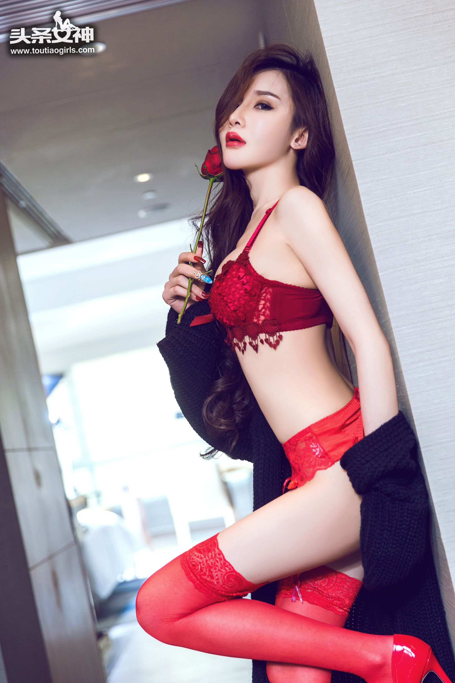 阿依努尔瓦娅《瓦娅的秘密》 [头条女神]_第3张