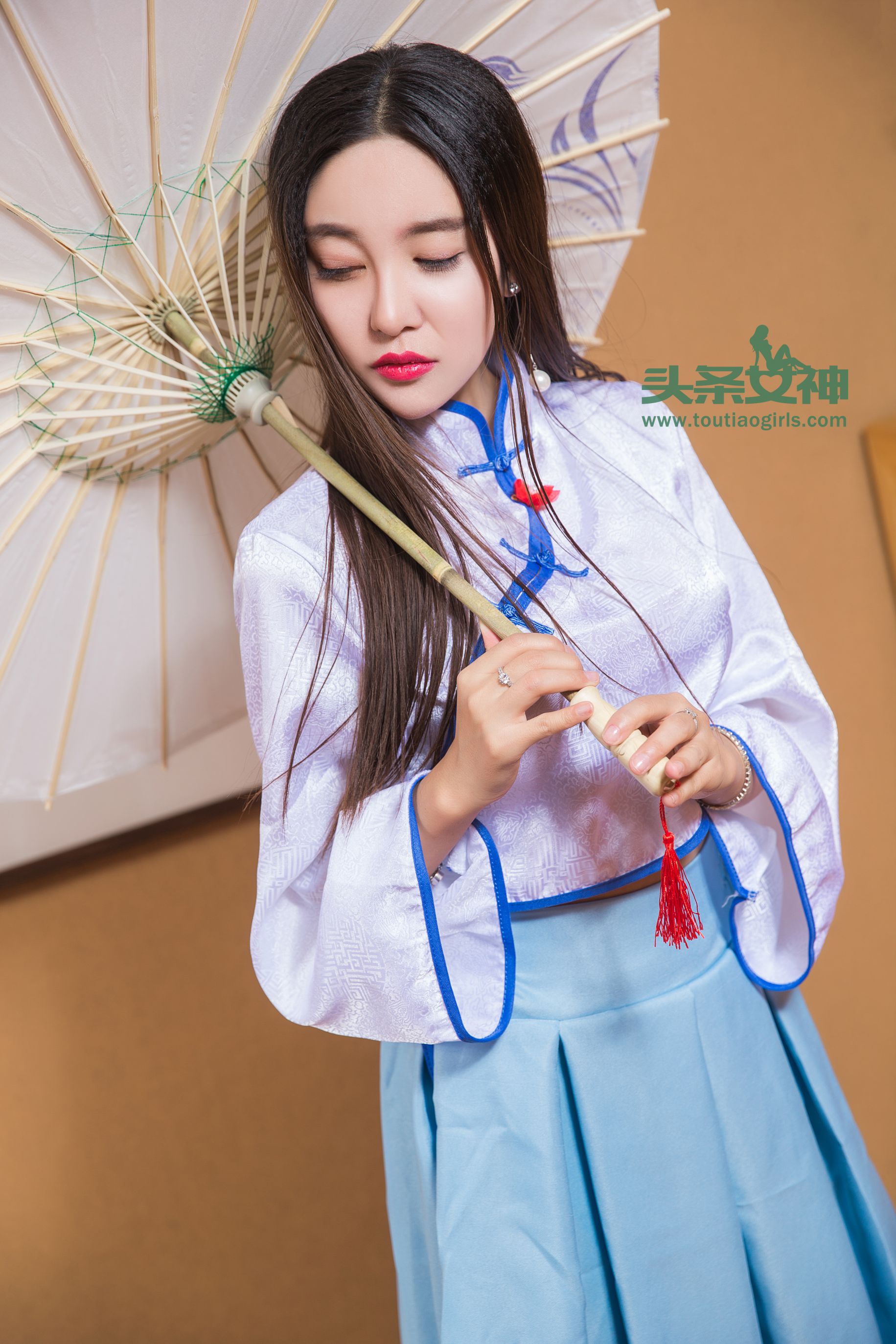 李梓熙《全身解禁 洛天依COS》 [头条女神] VIP专享_第3张