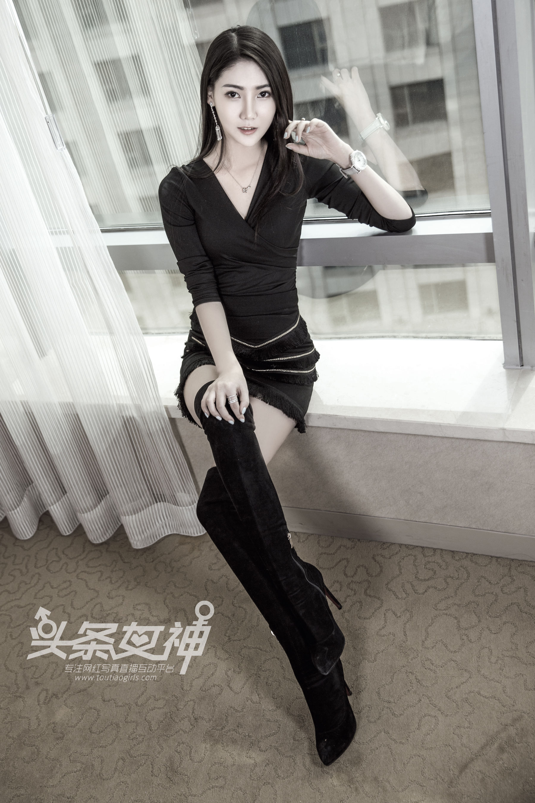 雪娇《美腿美足征服》 [头条女神Toutiaogirls]_第4张
