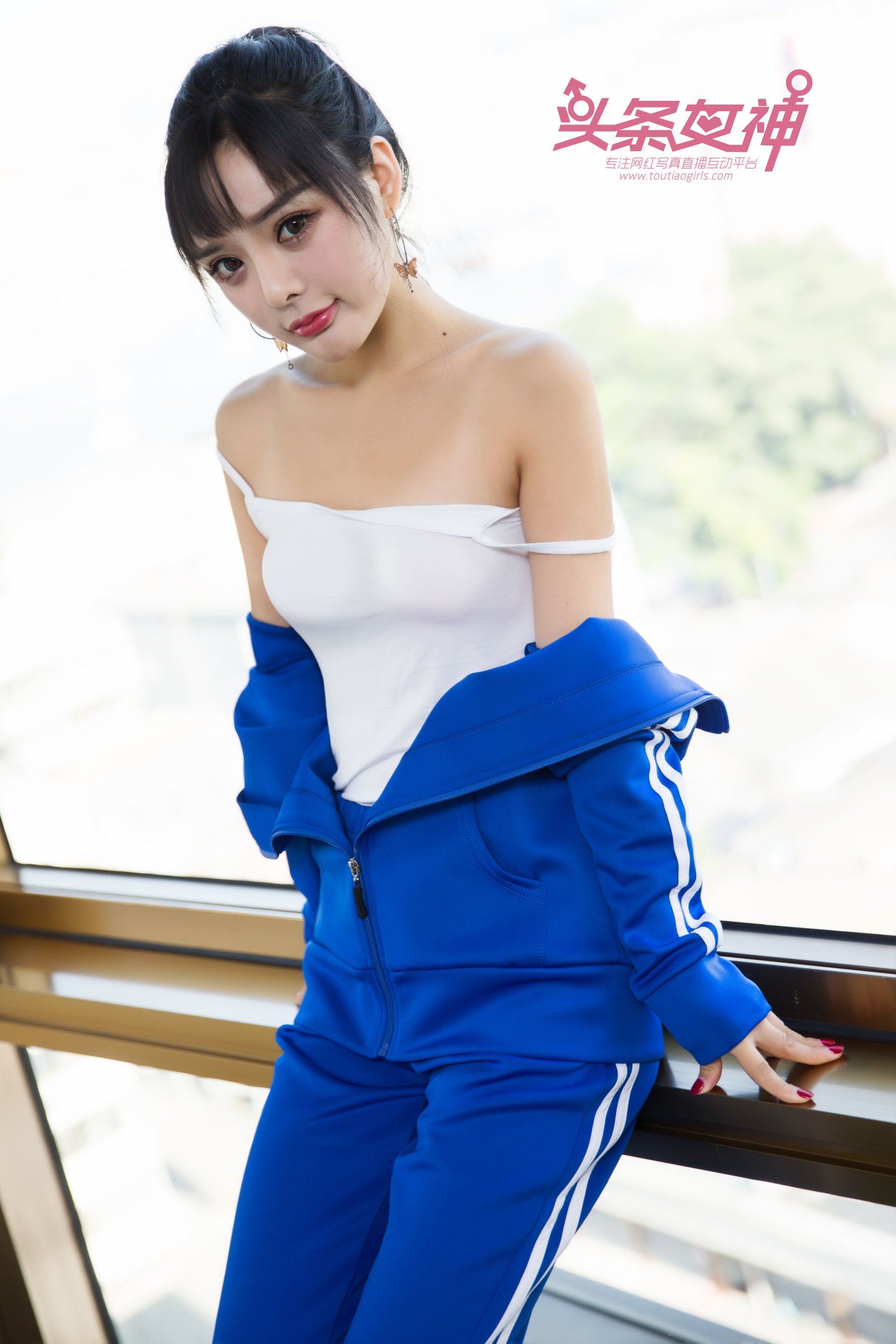 周熙妍《期中考试》 [头条女神Toutiaogirls]_第2张