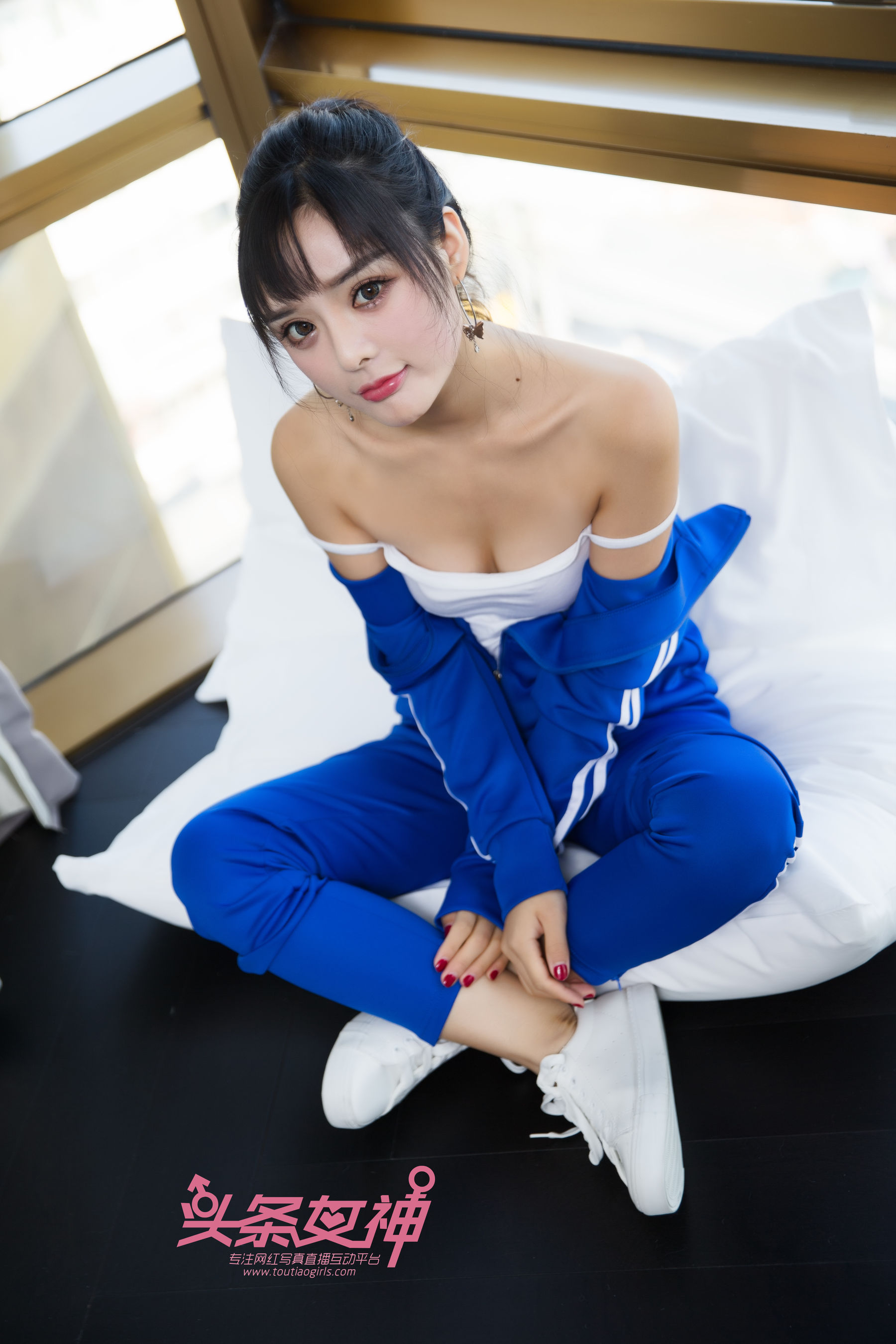 周熙妍《期中考试》 [头条女神Toutiaogirls]_第5张