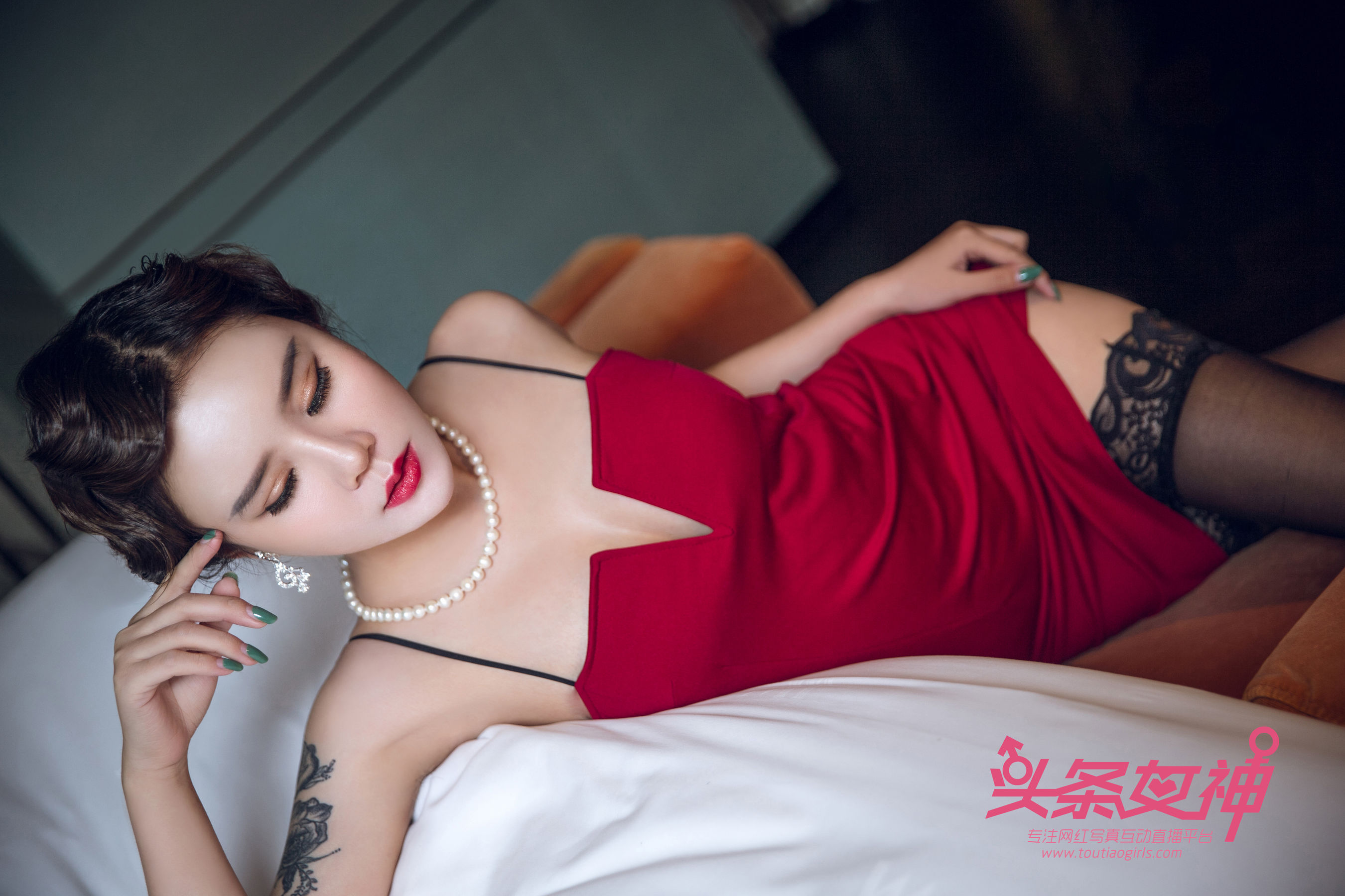 爱丽莎《夜上海 旗袍LOGO》 [头条女神TouTiao]_第5张