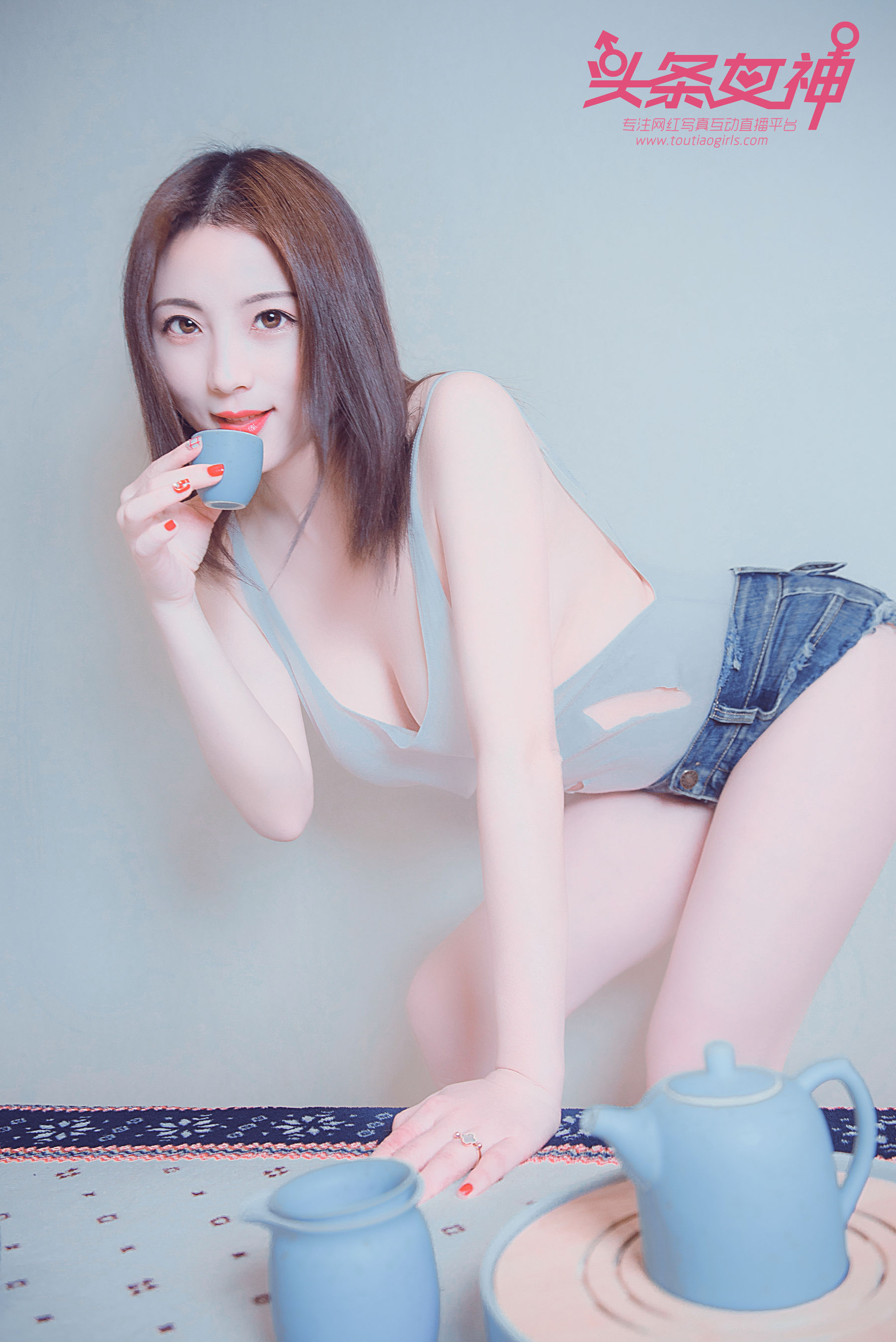 迪爱儿《波涛跨栏背心》 [头条女神Toutiaogirls]_第5张