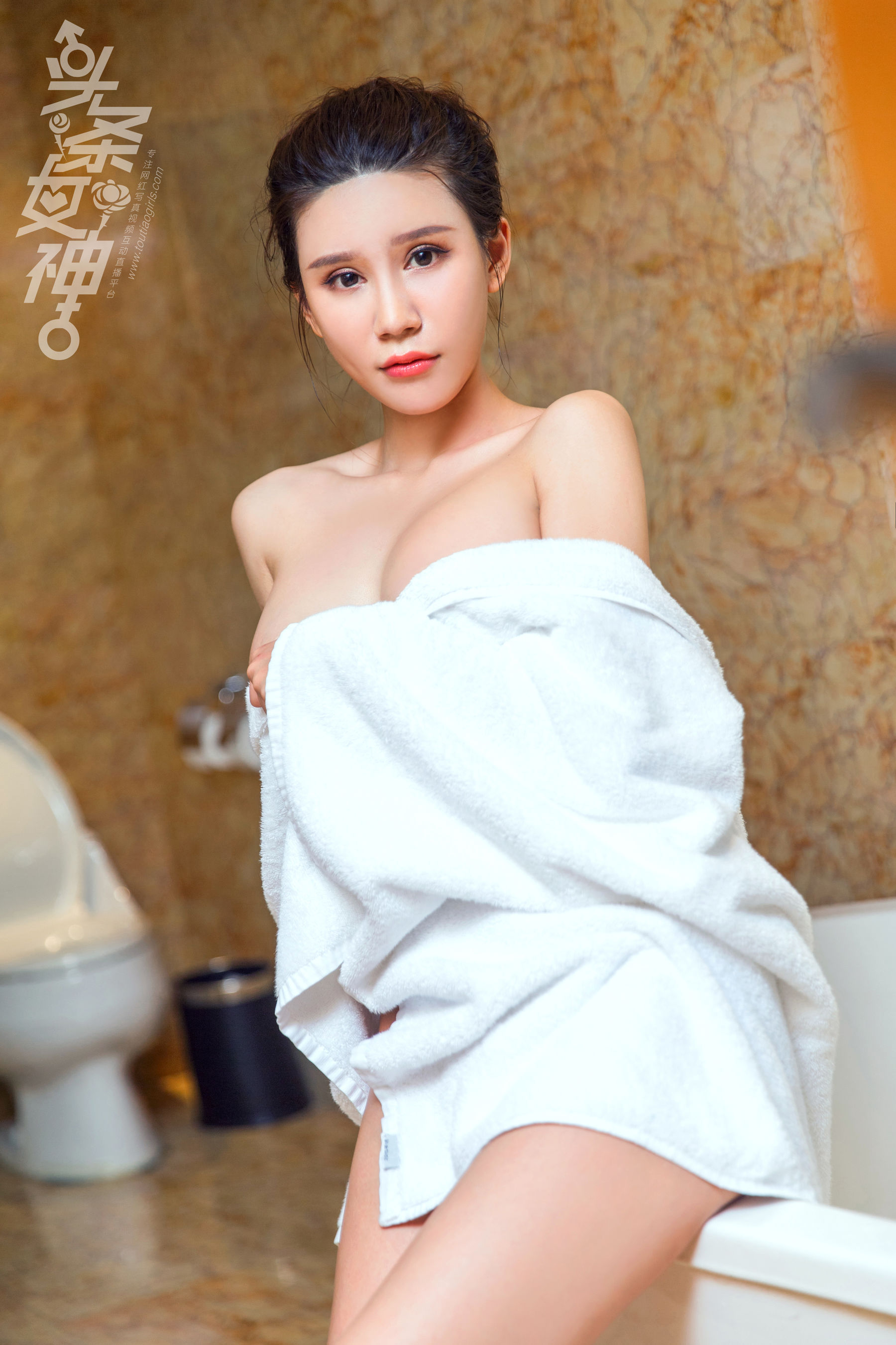 米璐《蜜臀玉乳》 [头条女神Toutiaogirls]_第1张