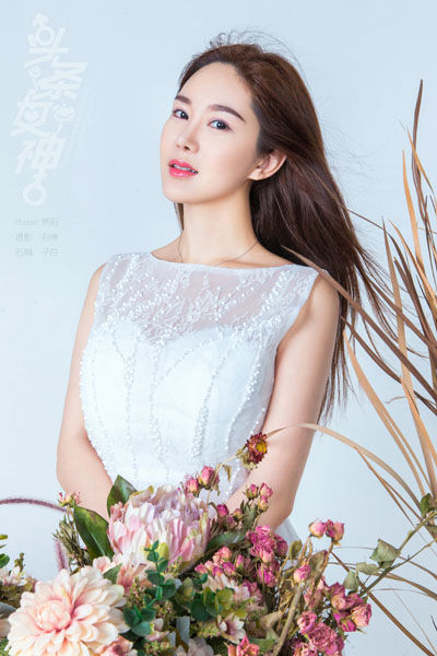 [头条女神TouTiao]  易阳 我的花漾年华_第3张