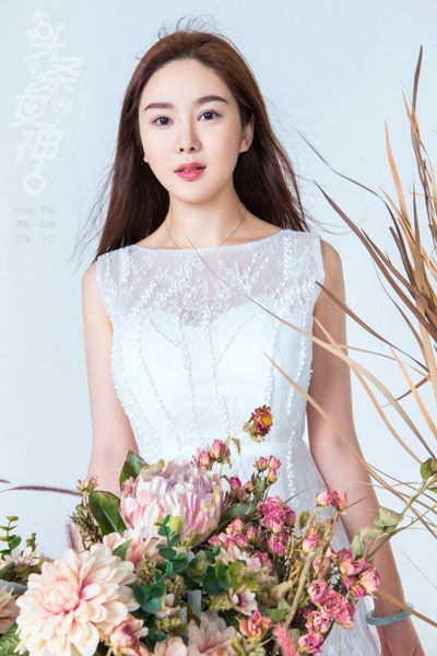 [头条女神TouTiao]  易阳 我的花漾年华_第4张