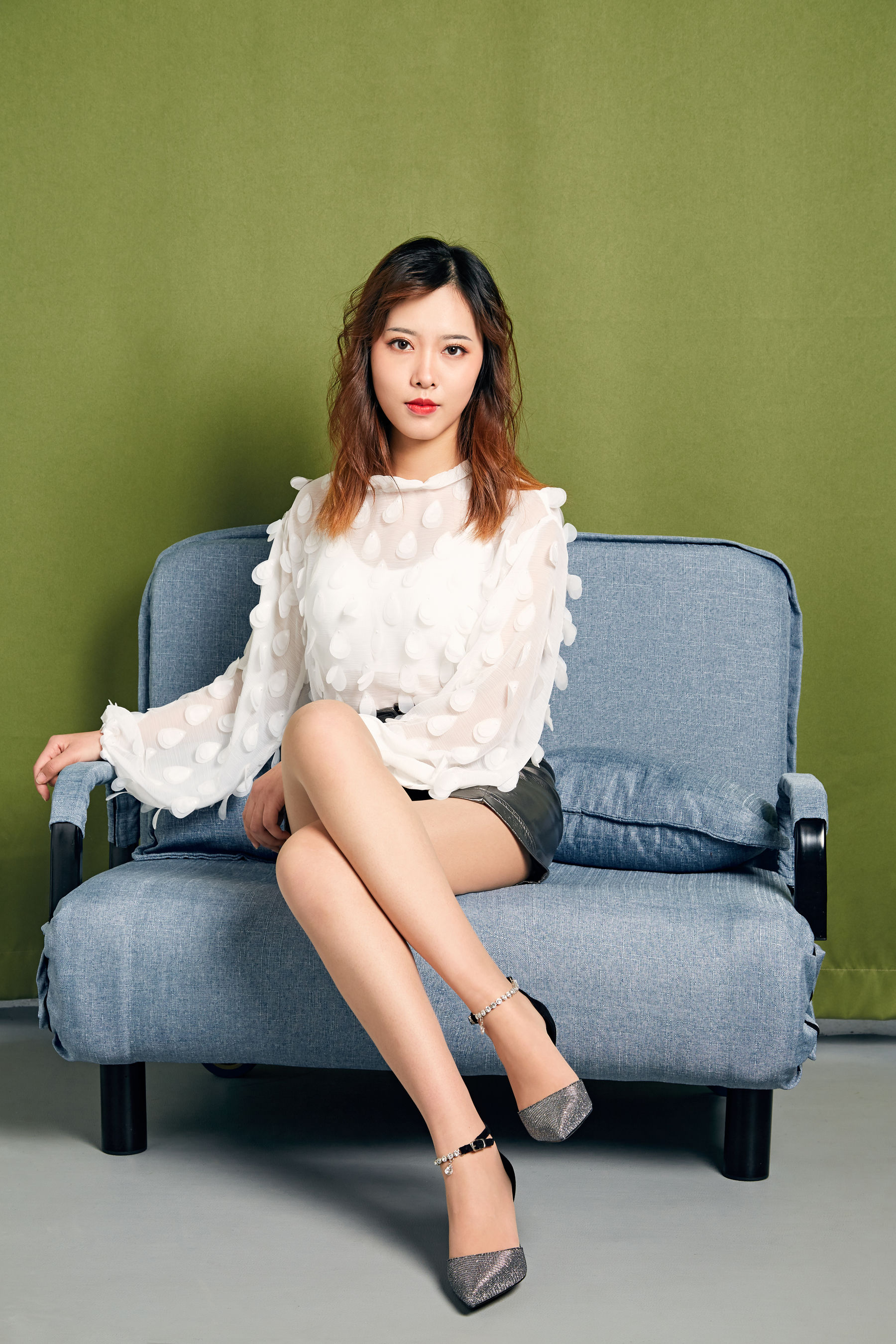 [奈丝] NO.015 晨静 肉色丝袜，美腿美足_第1张