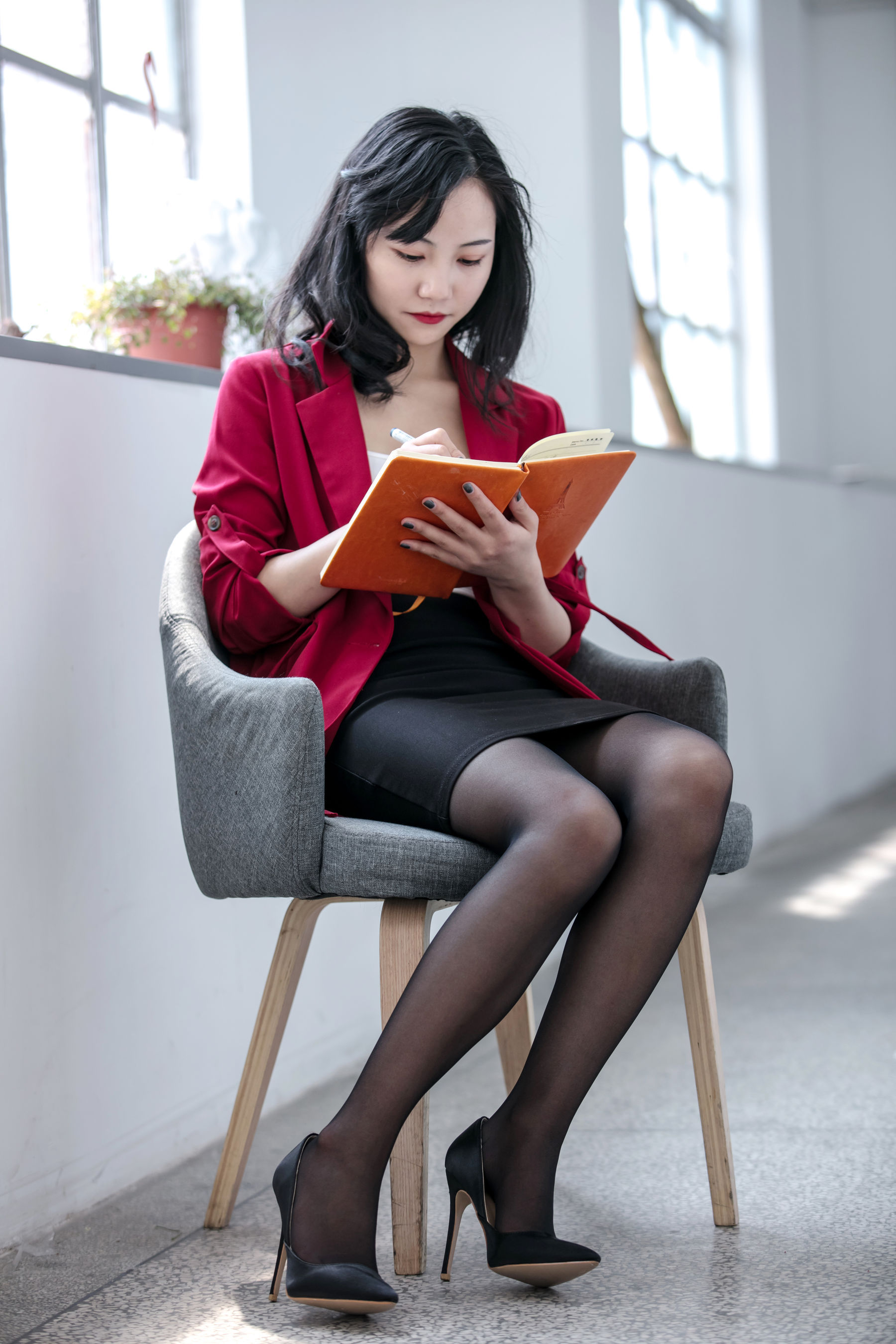 [奈丝] NO.087 小啊刀 通勤Office Lady_第1张
