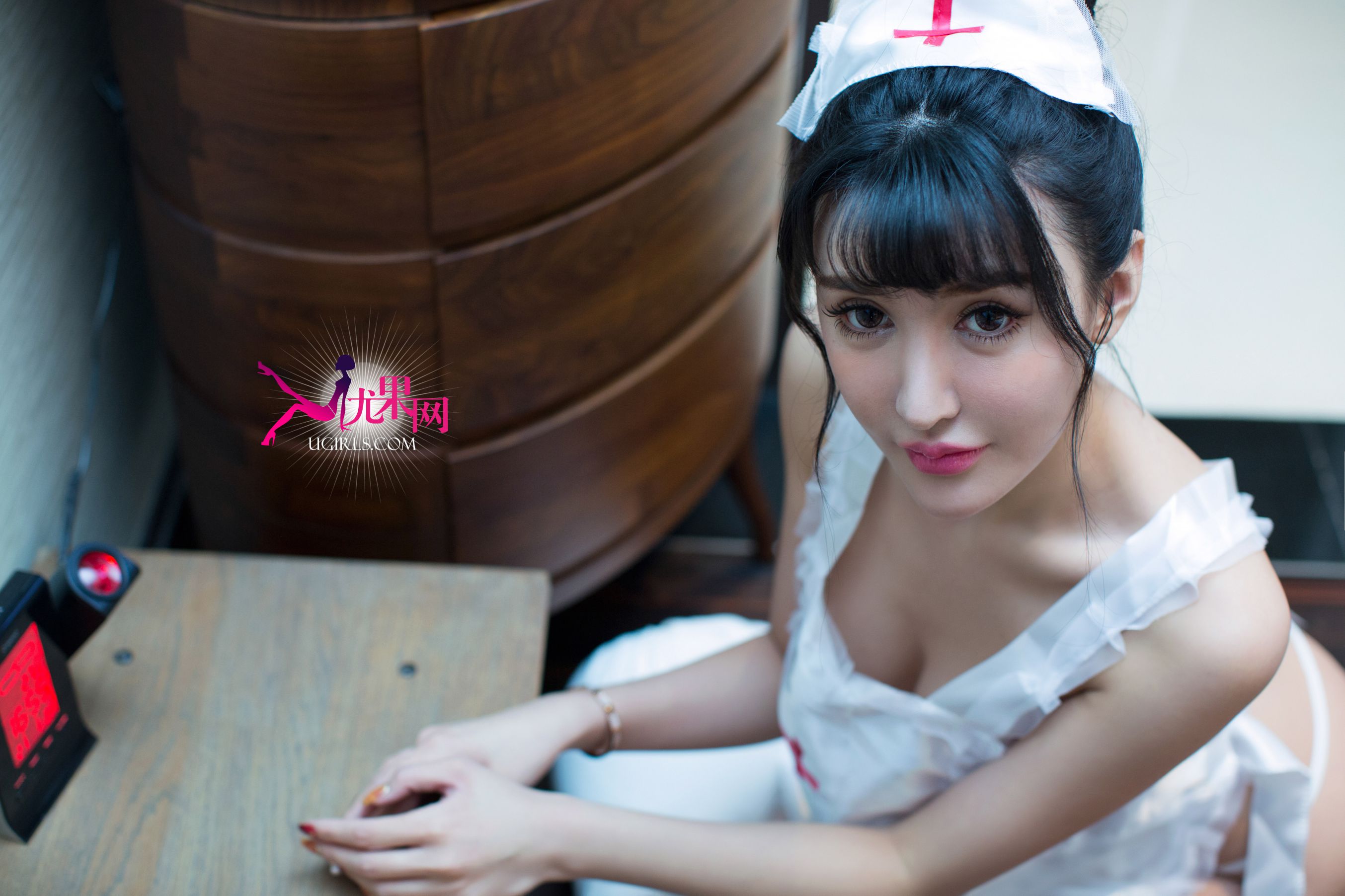 黛蓓琪《萝莉诚可贵 御姐价更高》 [尤果网Ugirls] U088_第4张