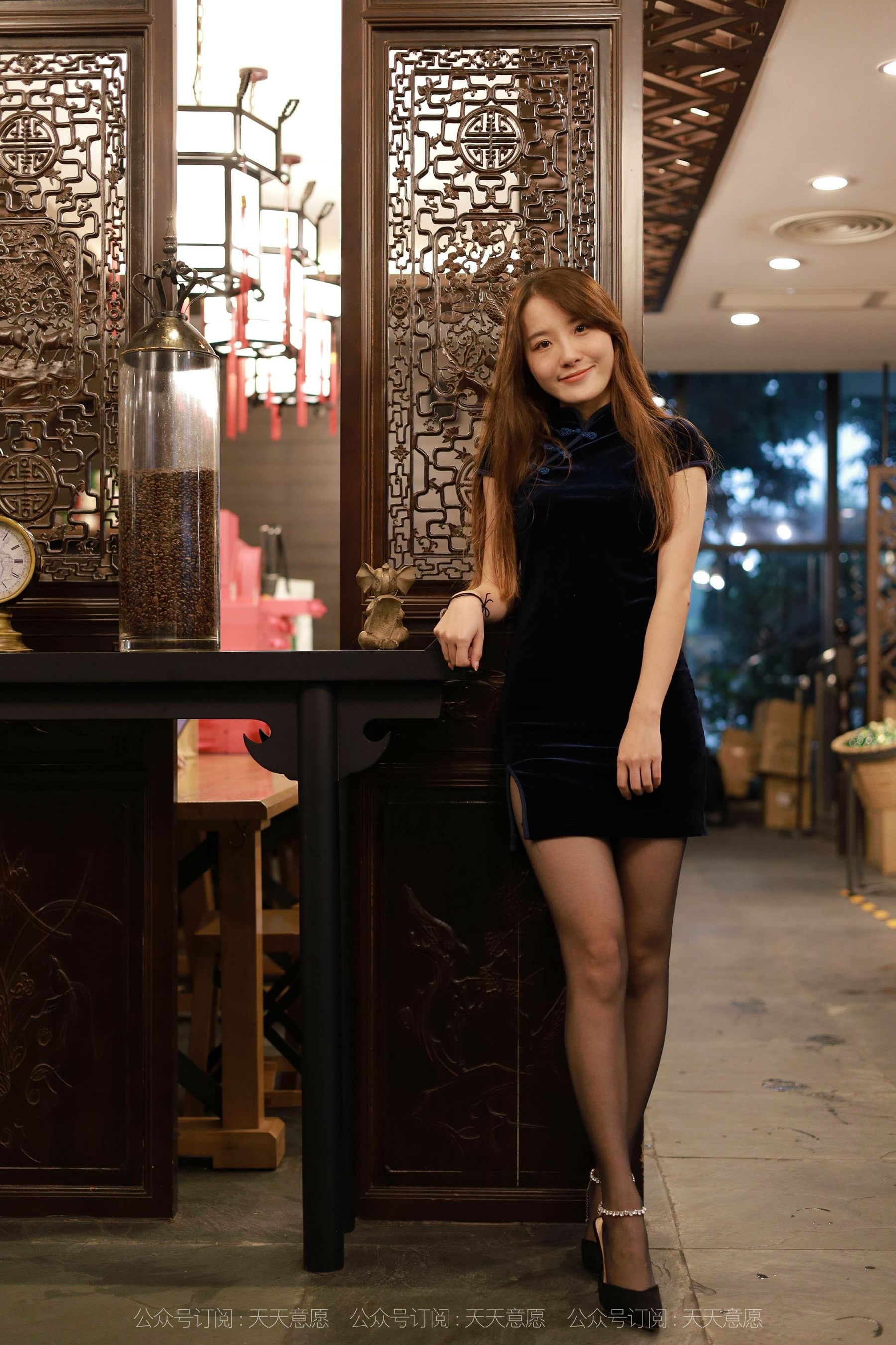 [IESS异思趣向]  模特：婉苹《迷人黑色旗袍》_第5张