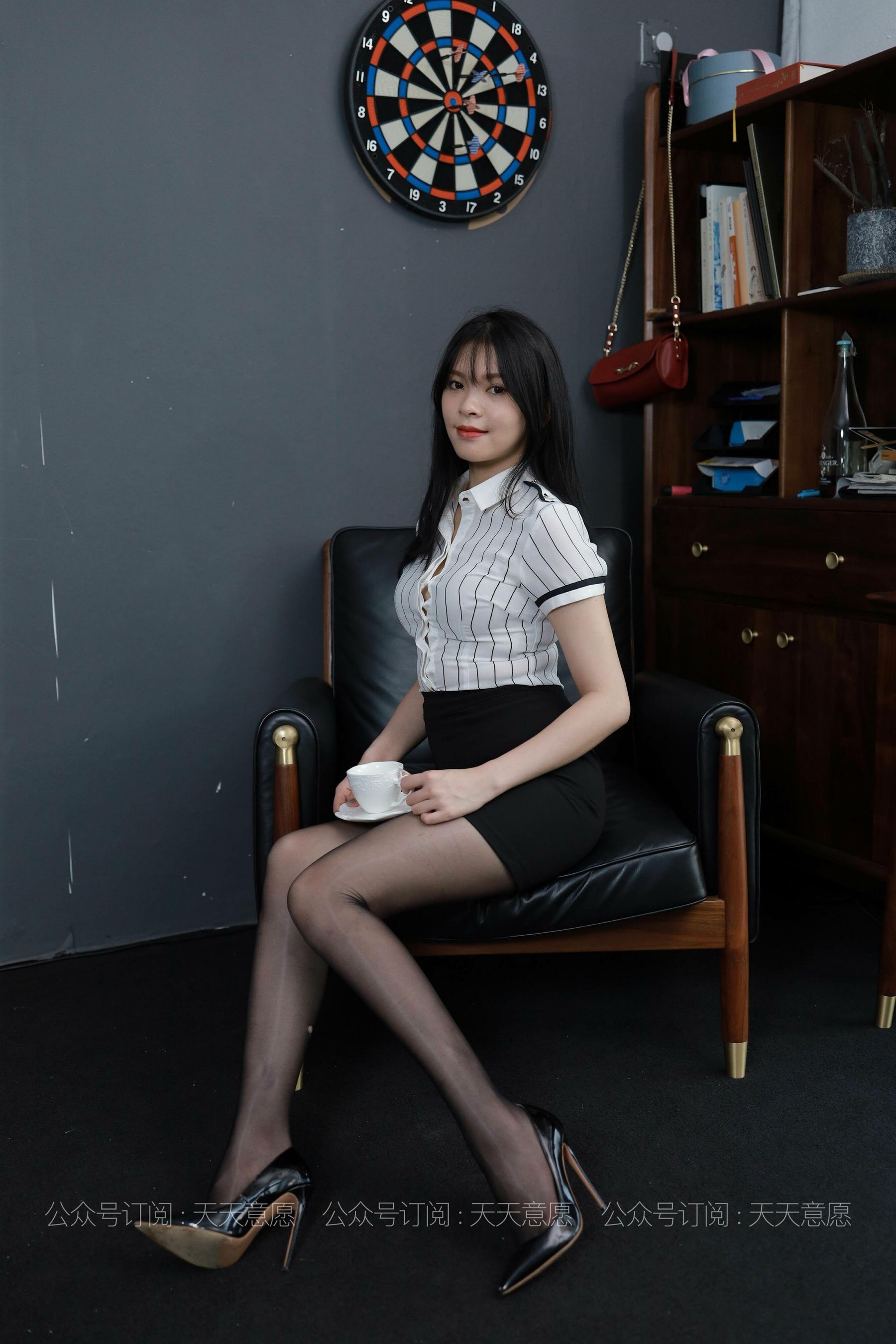 [IESS异思趣向]  模特：小七《长腿OL装》_第5张