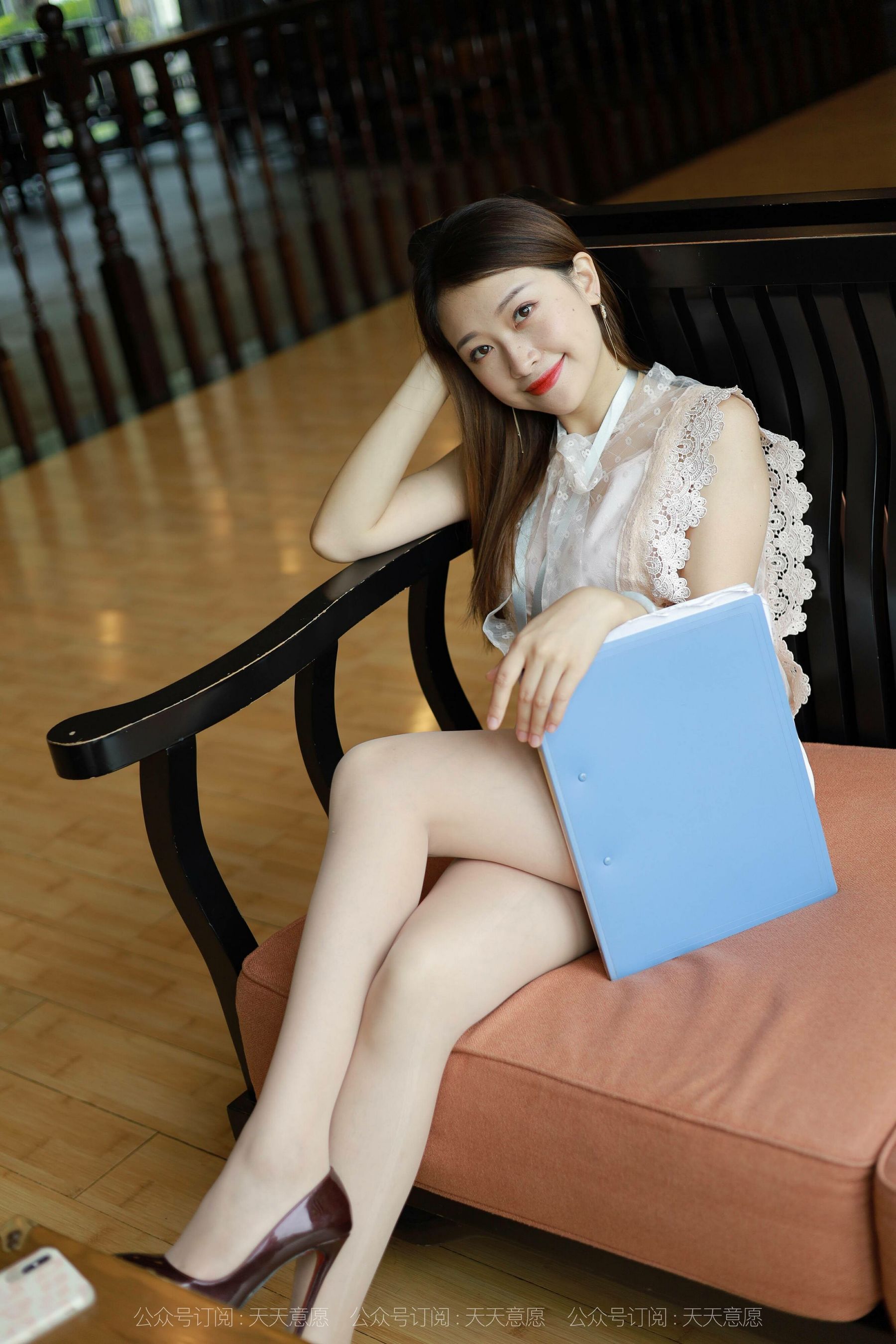 [IESS异思趣向]  模特：小婕《美腿业务员》_第2张