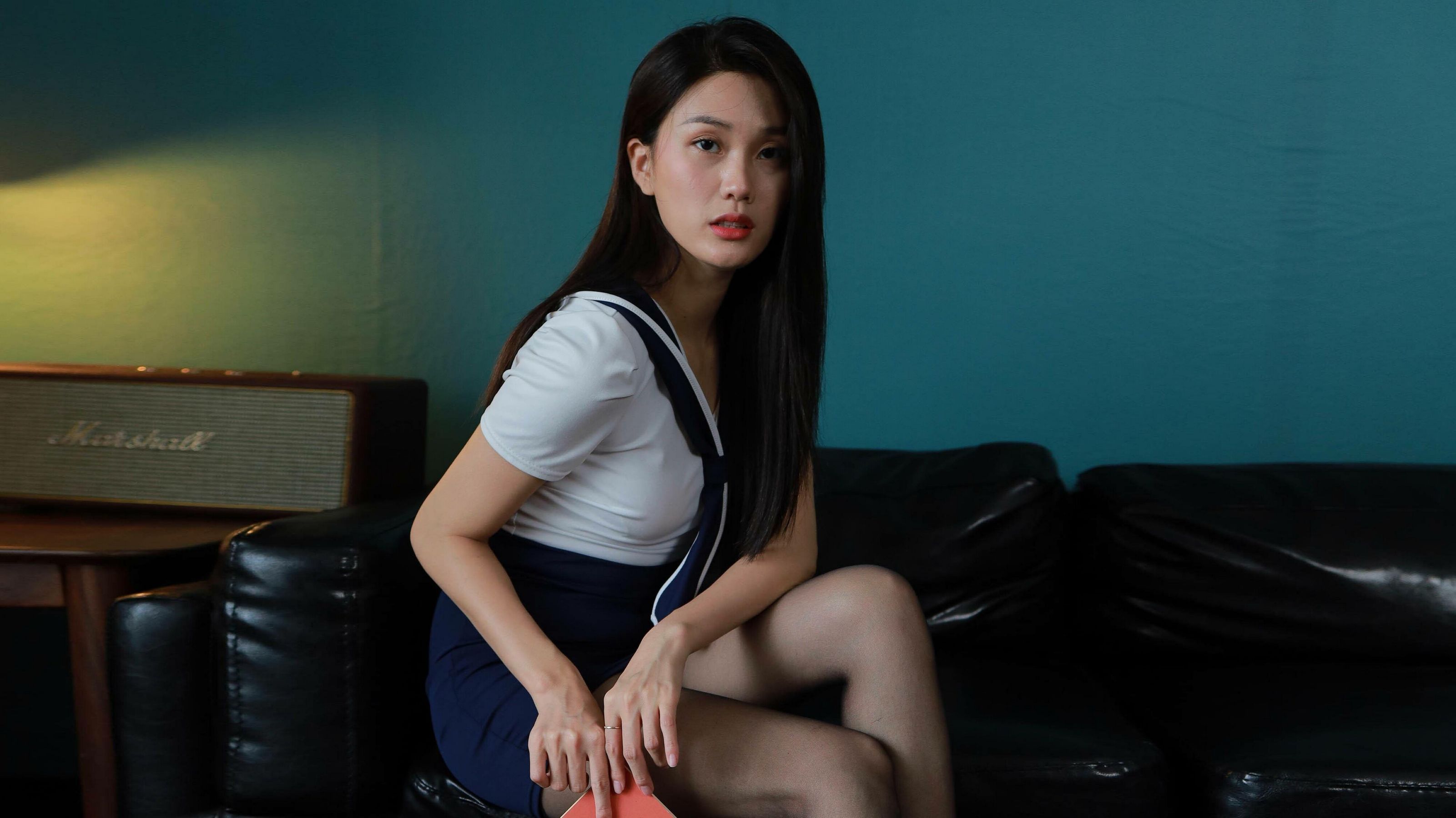 [IESS异思趣向]  模特：羽西《沙发上的黑丝》_第1张