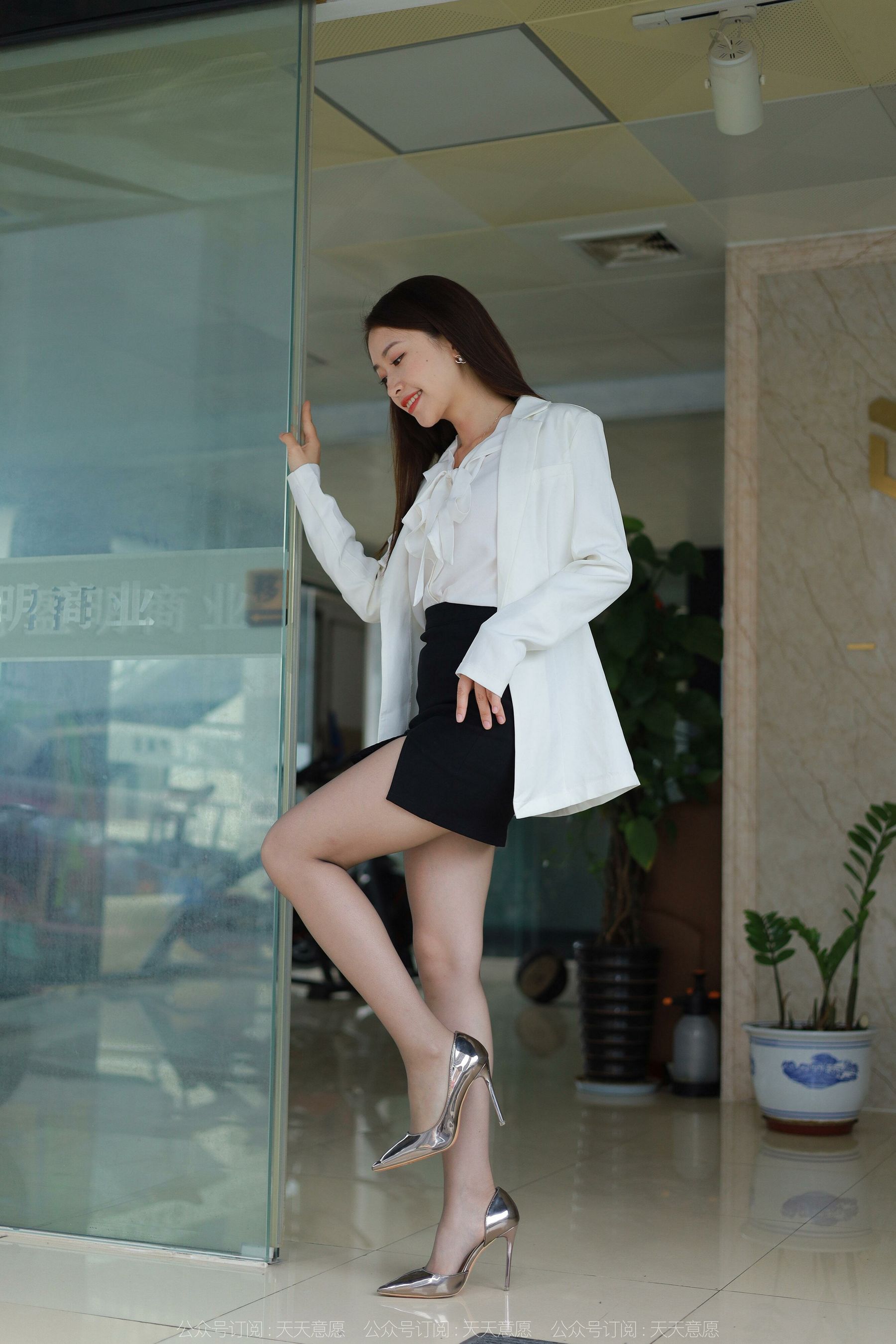 [IESS异思趣向] 小婕 冷艳嘿丝_第2张