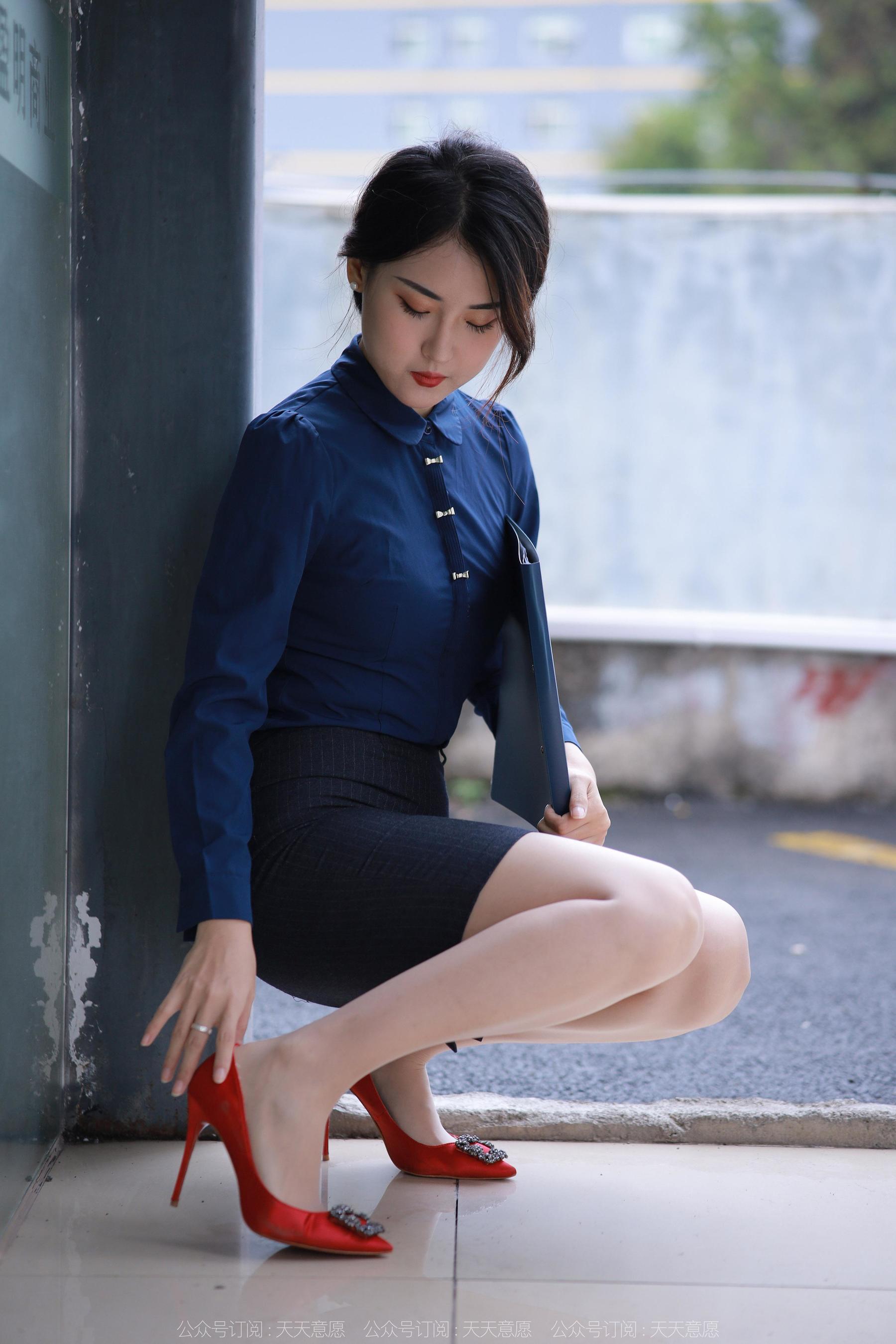 IESS异思趣向 - 模特：小宝 《都市女白领》_第1张