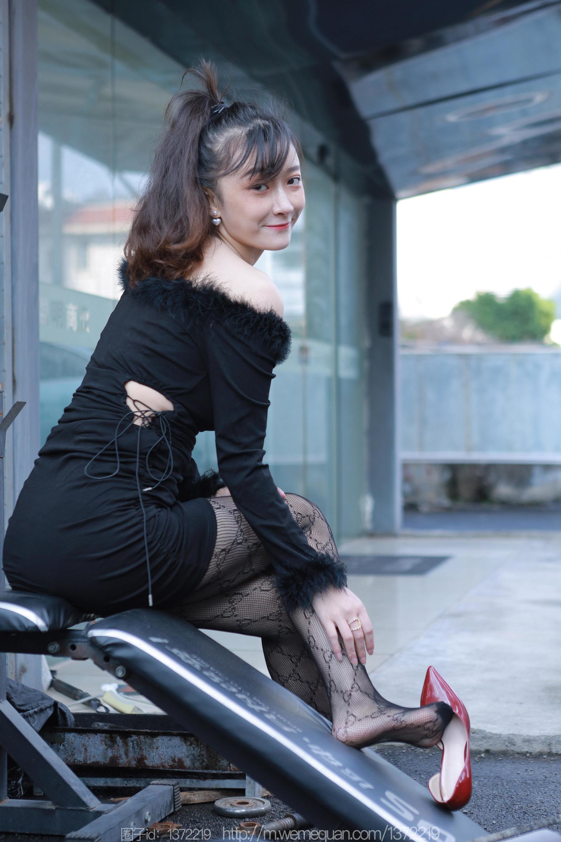 IESS异思趣向 - 模特：秋秋 《车上的故事》_第1张