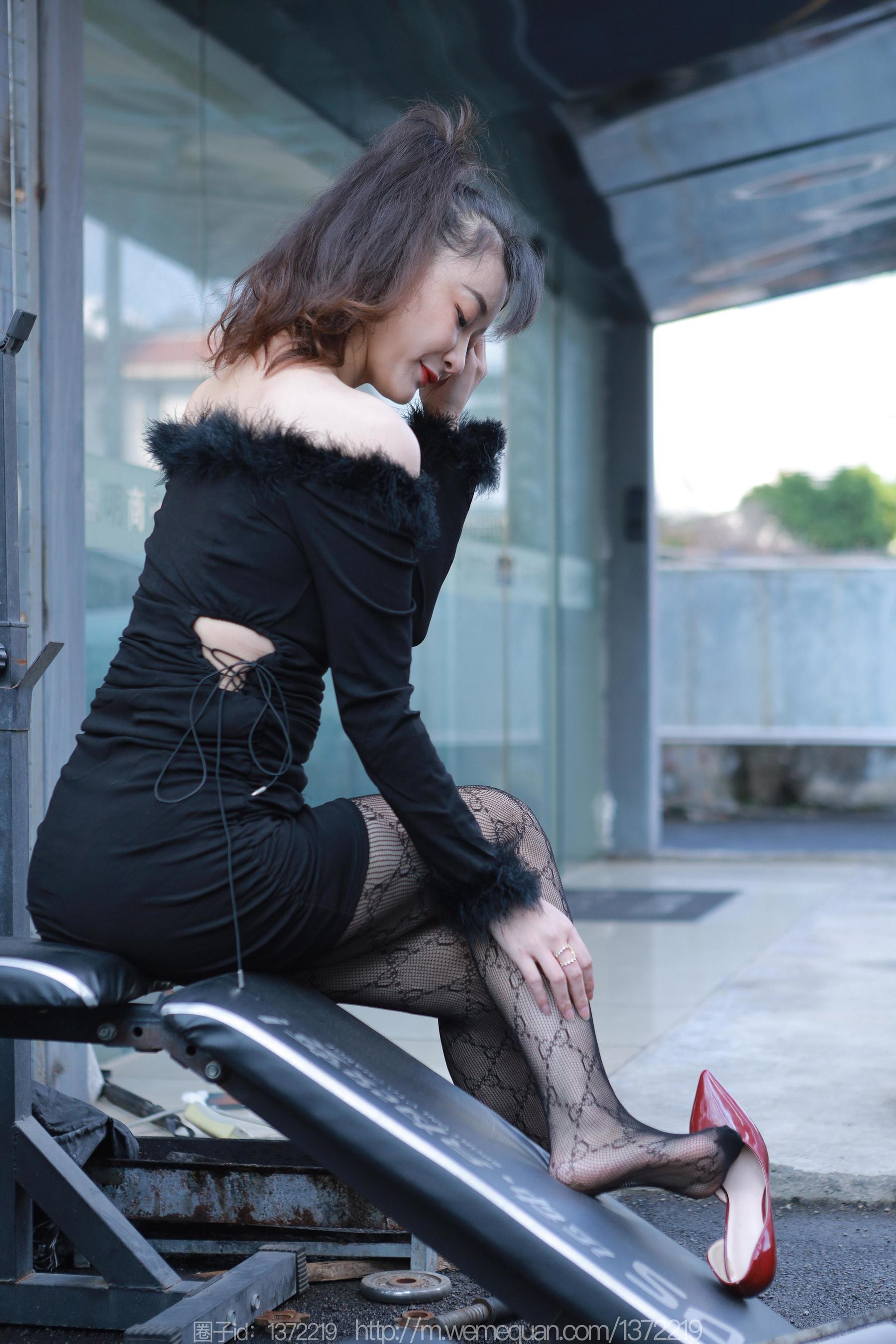 IESS异思趣向 - 模特：秋秋 《车上的故事》_第2张