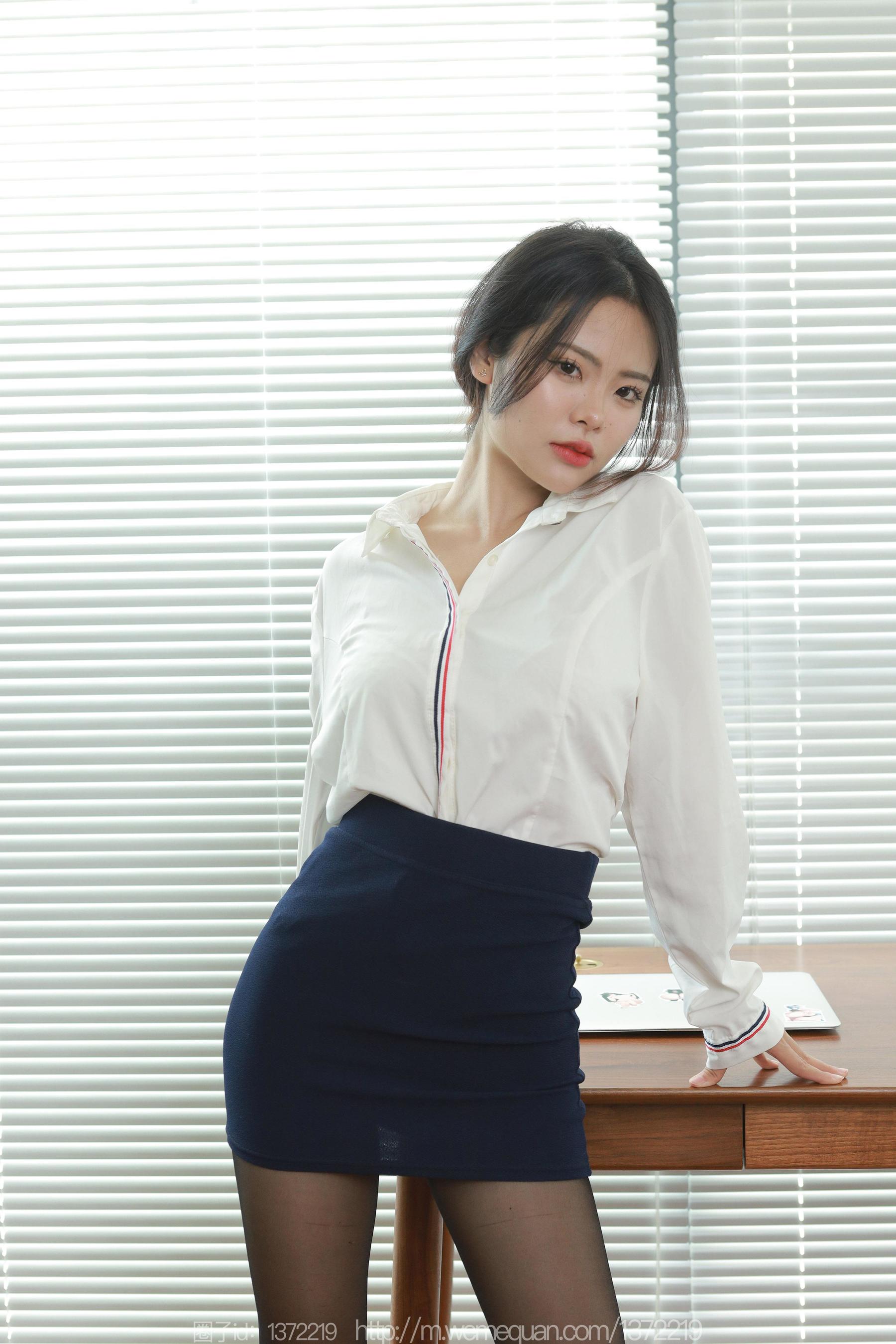 IESS异思趣向 - 模特：兔兔 《会议缺席》_第2张