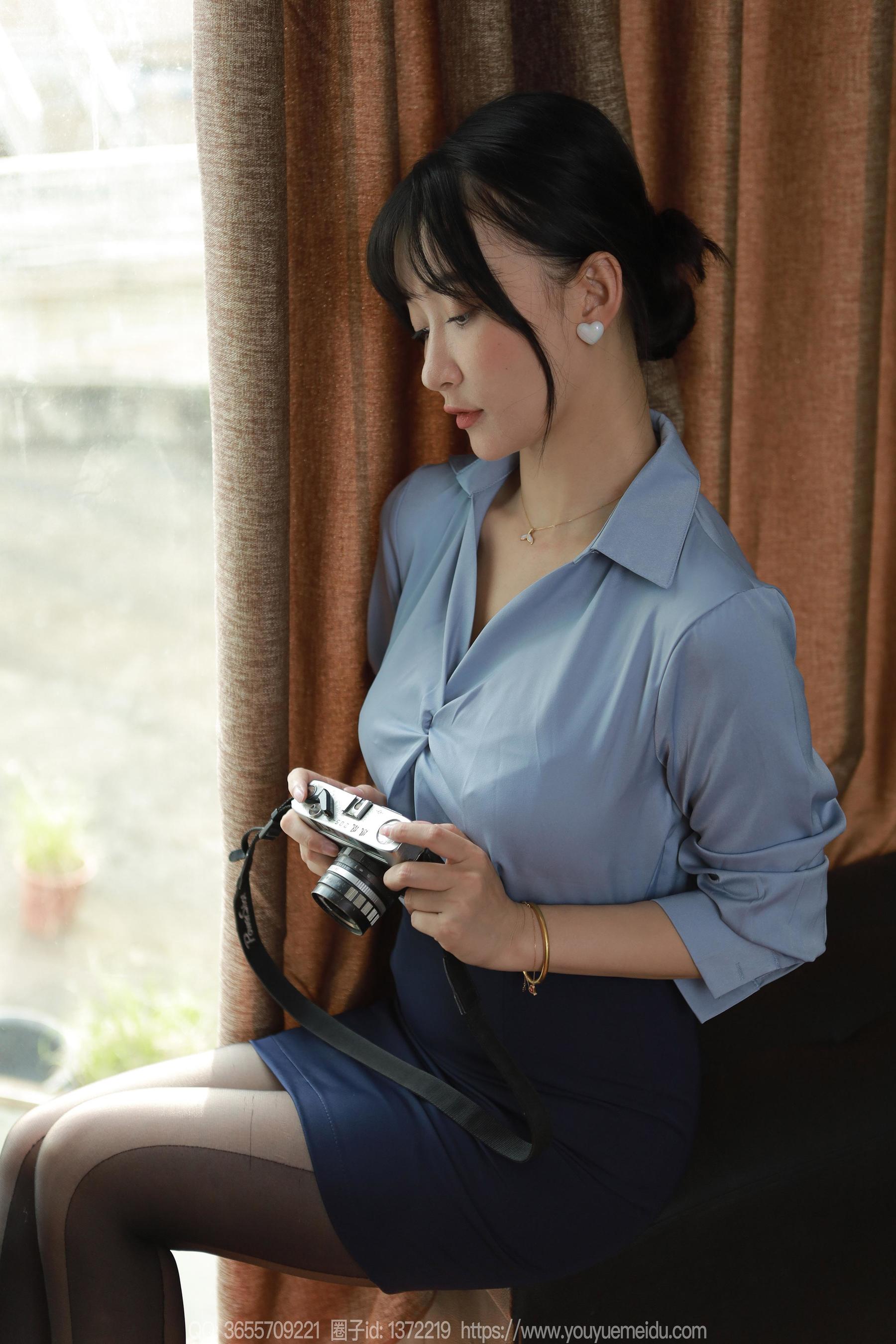 IESS异思趣向 - 模特： 秋秋 《美女记者》_第3张