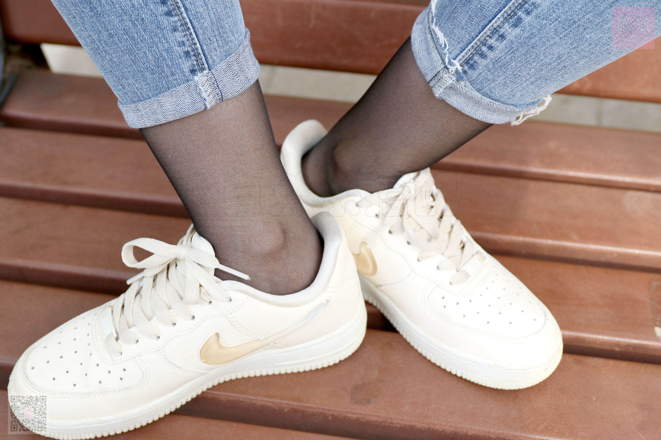 [思话SiHua] SH026 露露 人群里的裤里斯_第5张