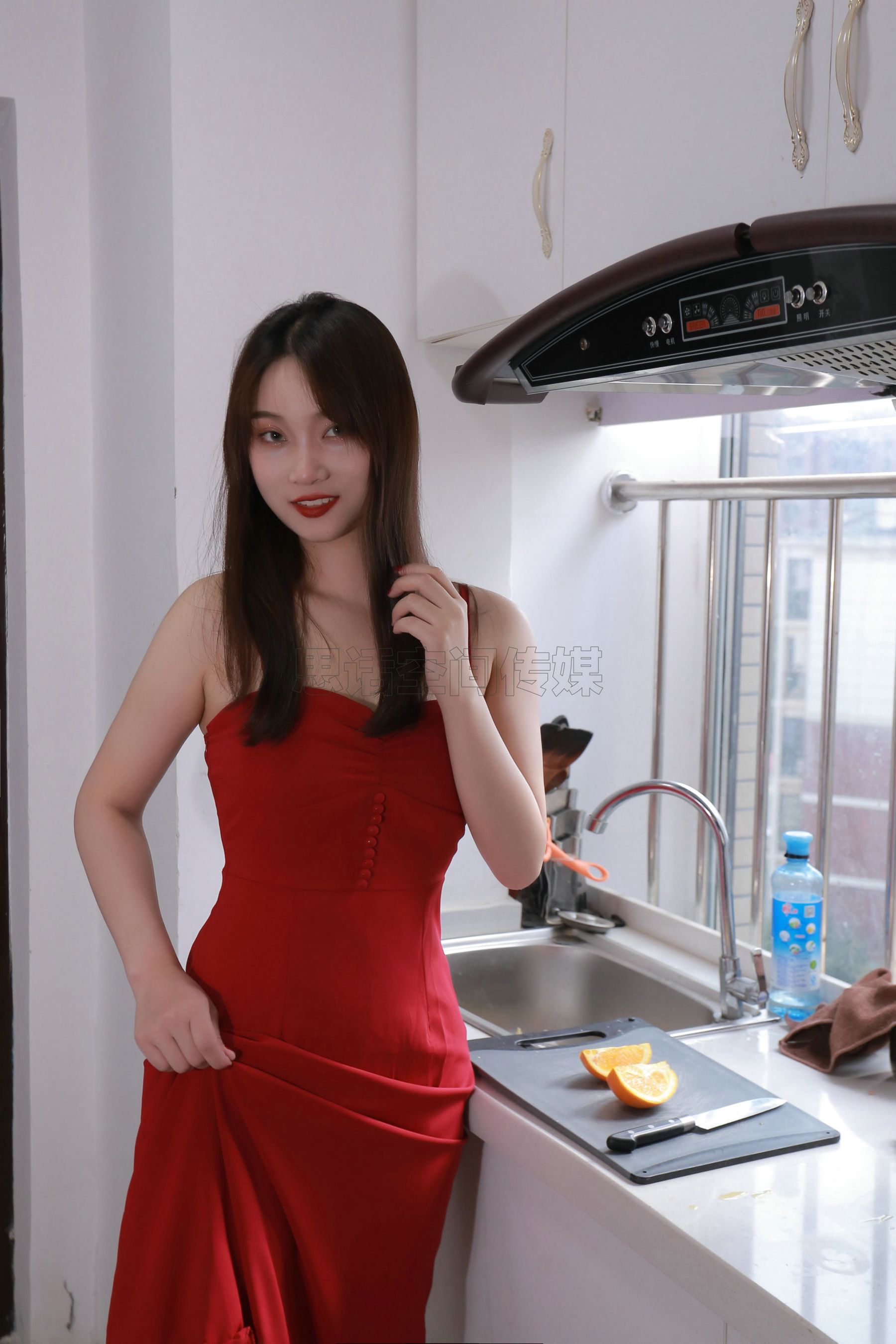 [思话SiHua] SH180 维妮 偷偷脱丝袜的维妮_第3张
